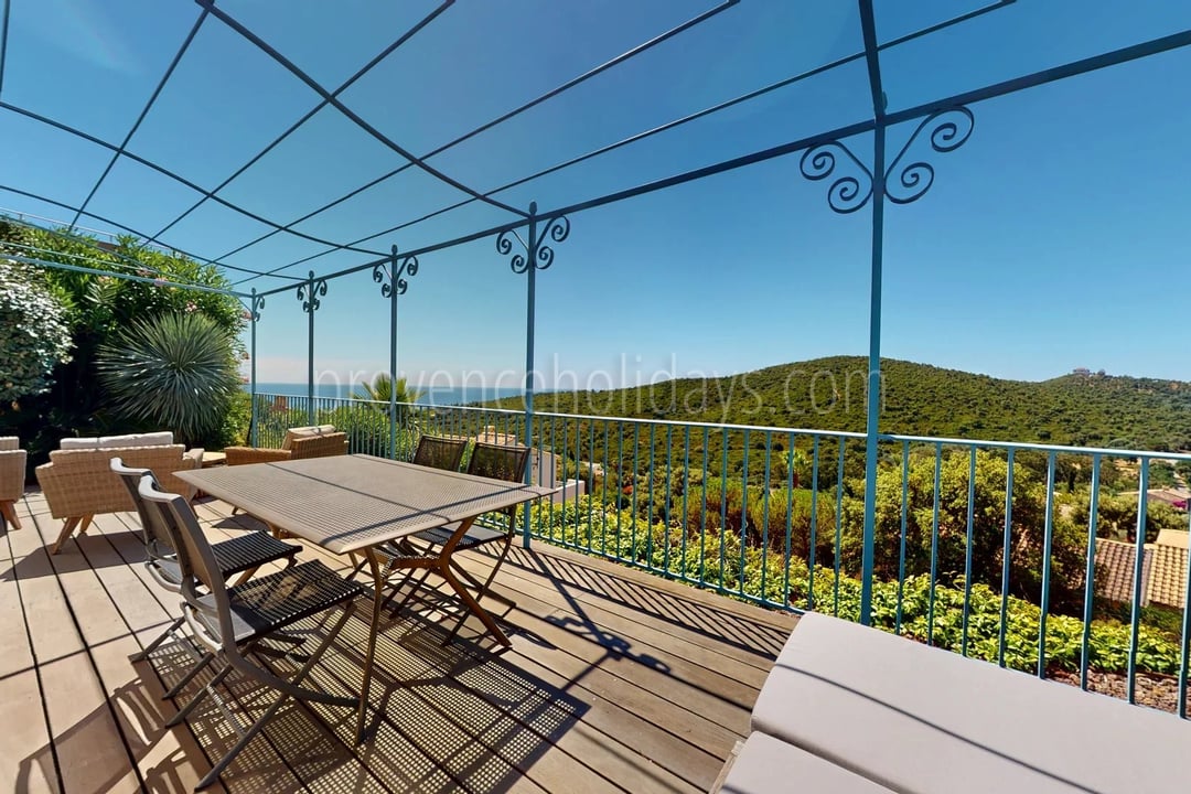 6 - Traditionelle Villa in Cavalaire-sur-Mer: Villa: Exterior