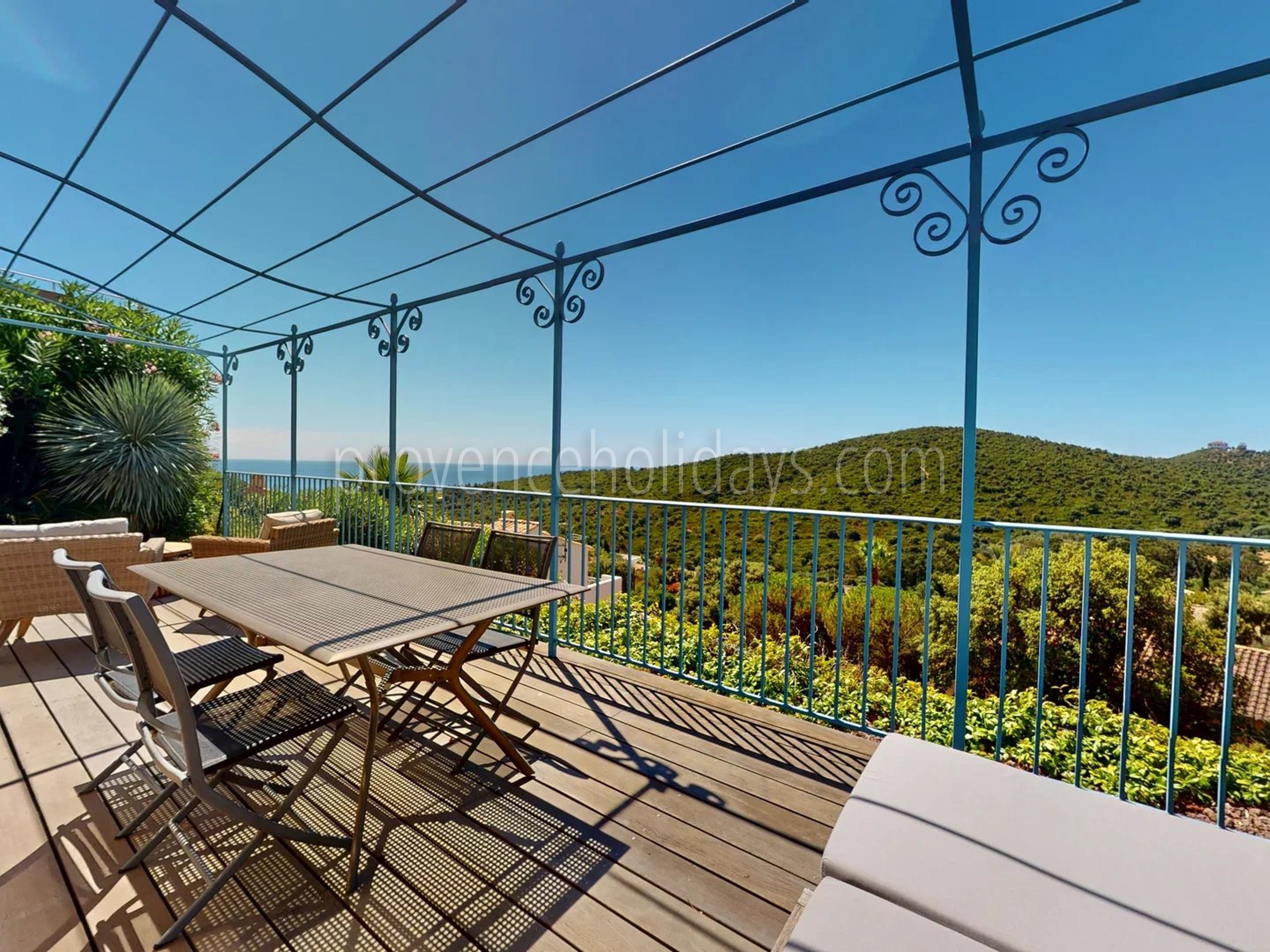 6 - Traditionelle Villa in Cavalaire-sur-Mer: Villa: Exterior
