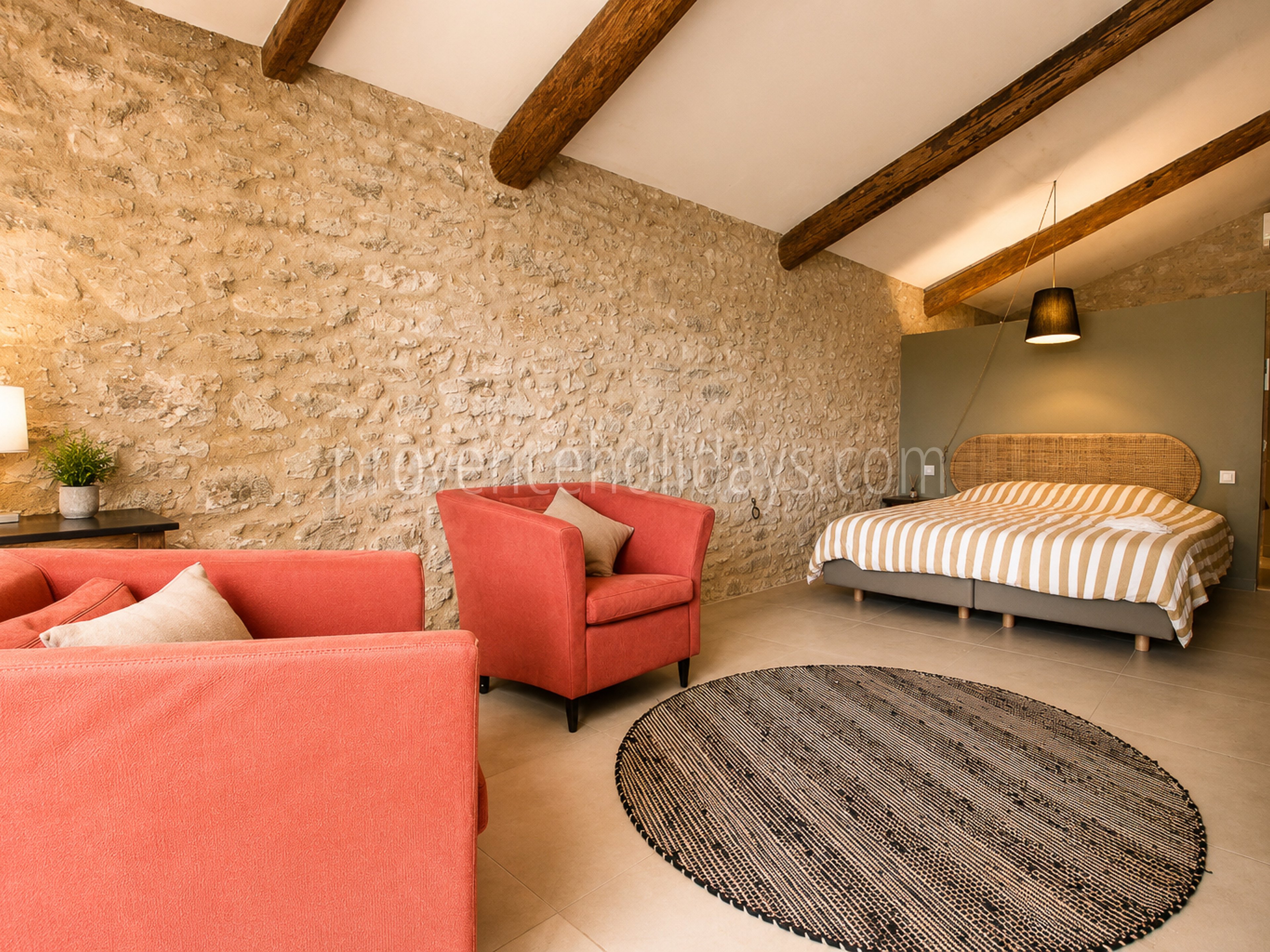 44 - Bauernhaus mit Blick auf den Luberon: Villa: Bedroom