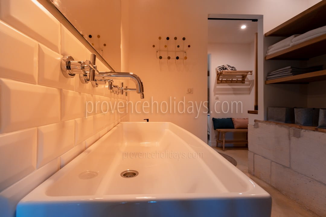 73 - Mas des Pommiers: Villa: Bathroom