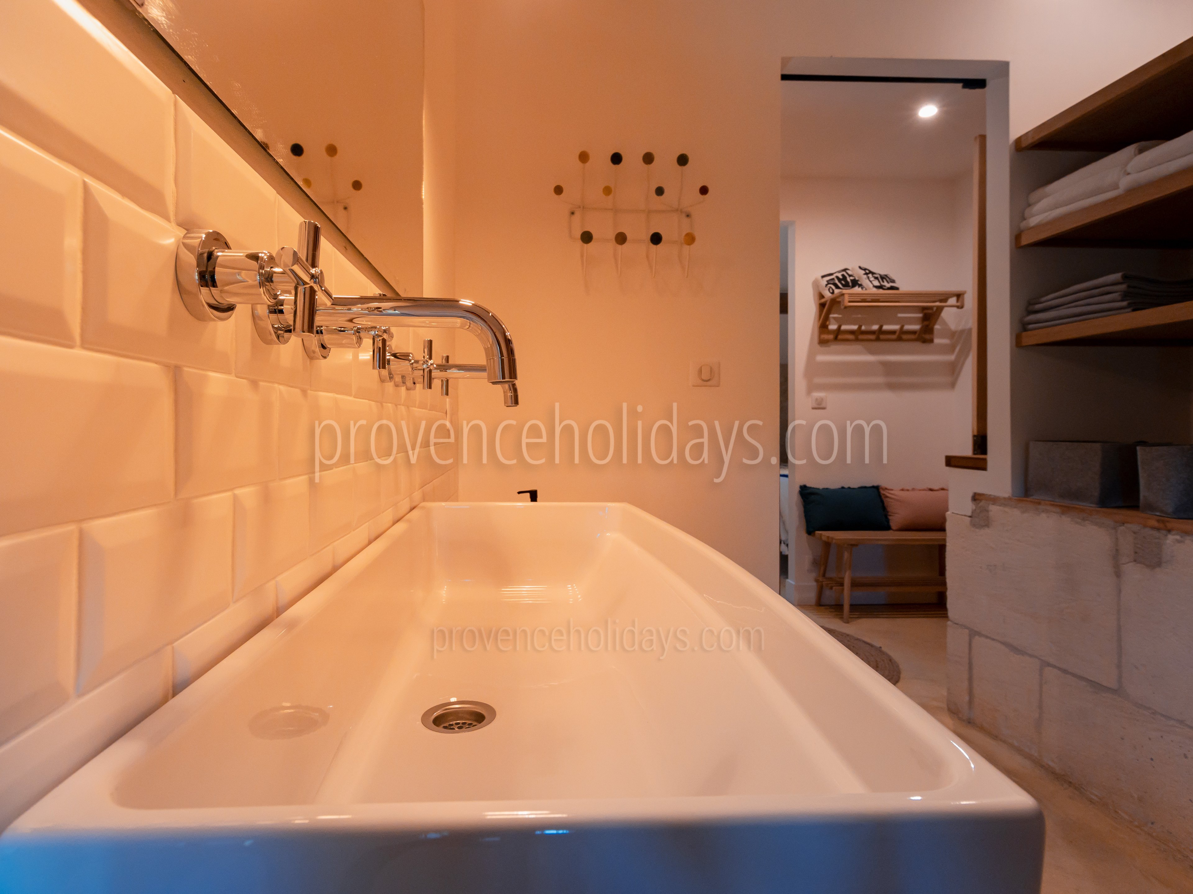 73 - Mas des Pommiers: Villa: Bathroom