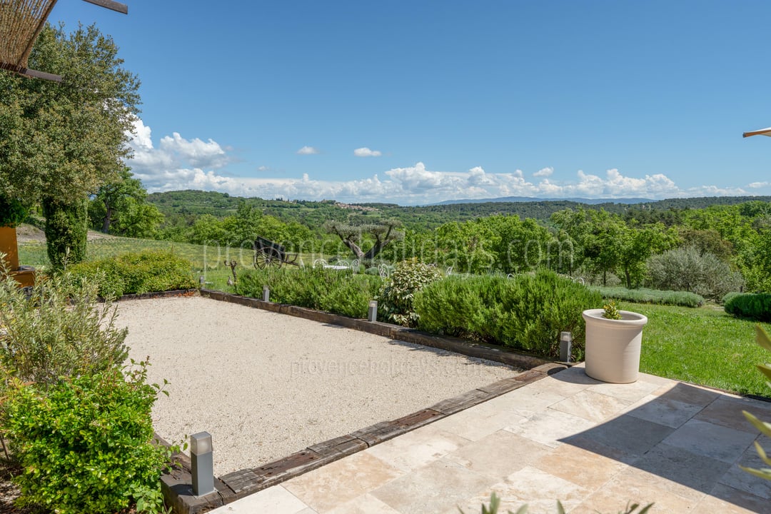 17 - Bastide des Chênes: Villa: Exterior
