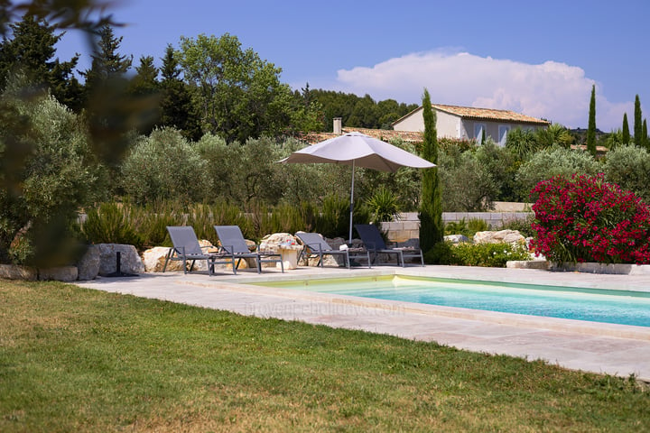 17 - Mas Alpilles: Villa: Pool