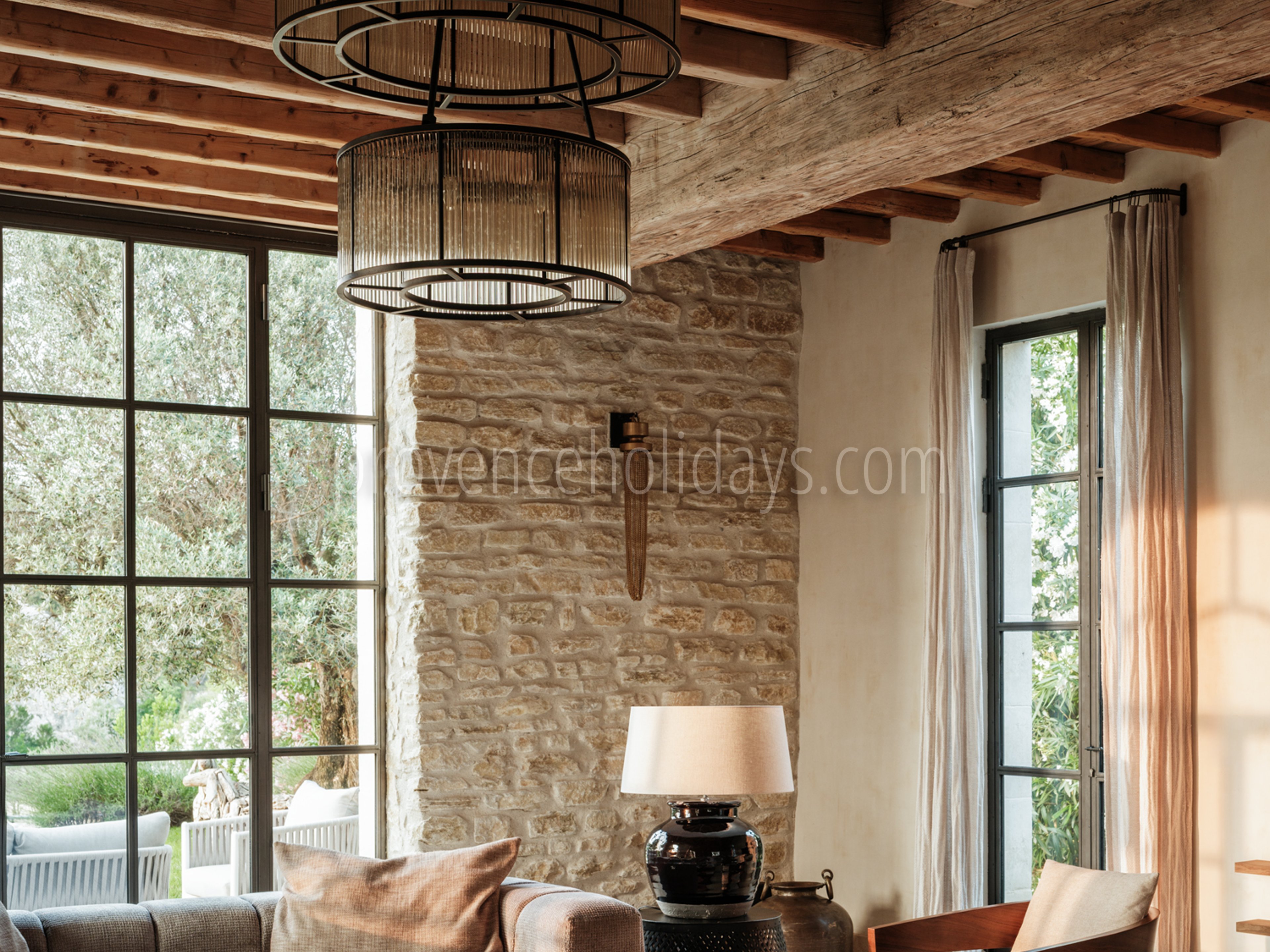 27 - La Bastide de Maussane: Villa: Interior