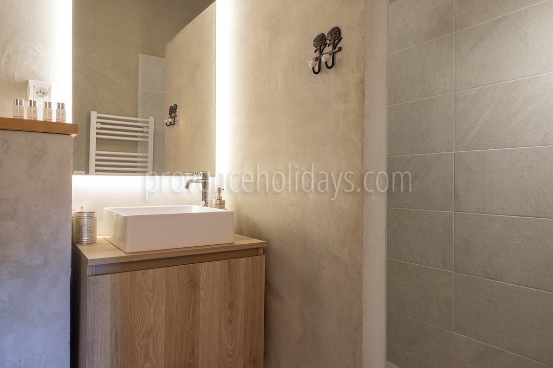 40 - Mas du Carlet: Villa: Bathroom