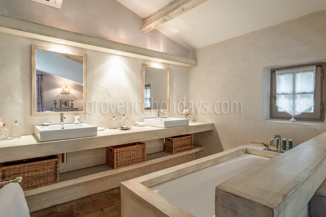 45 - Maison Paradou: Villa: Bathroom