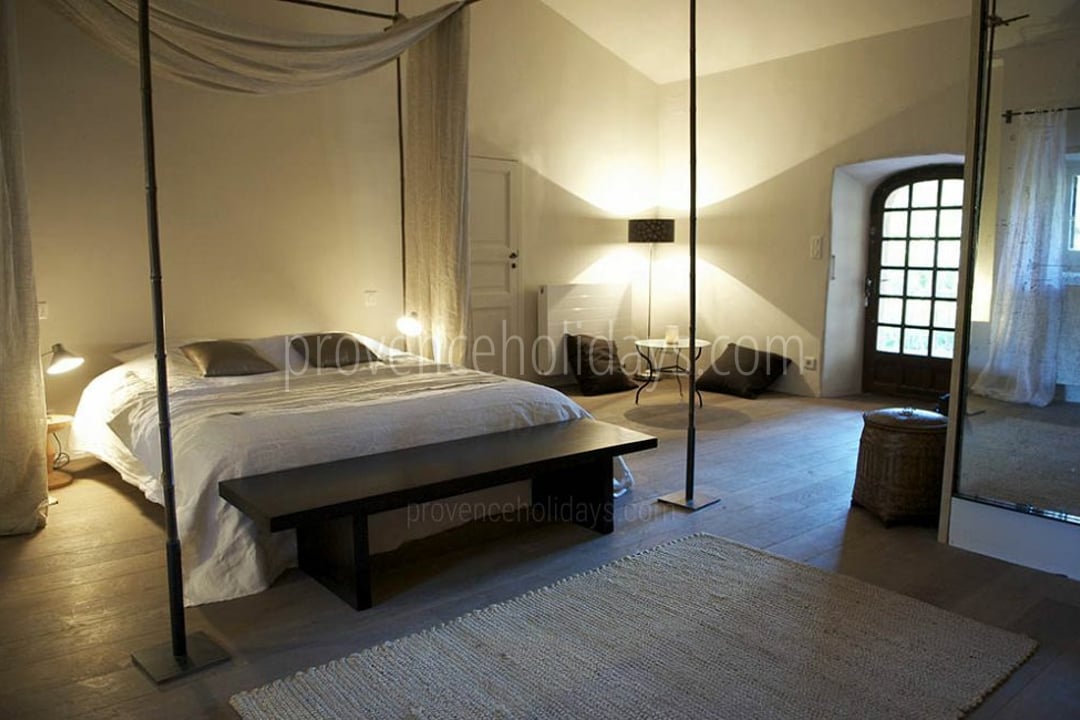 13 - Le Mas aux Gargouilles: Villa: Bedroom