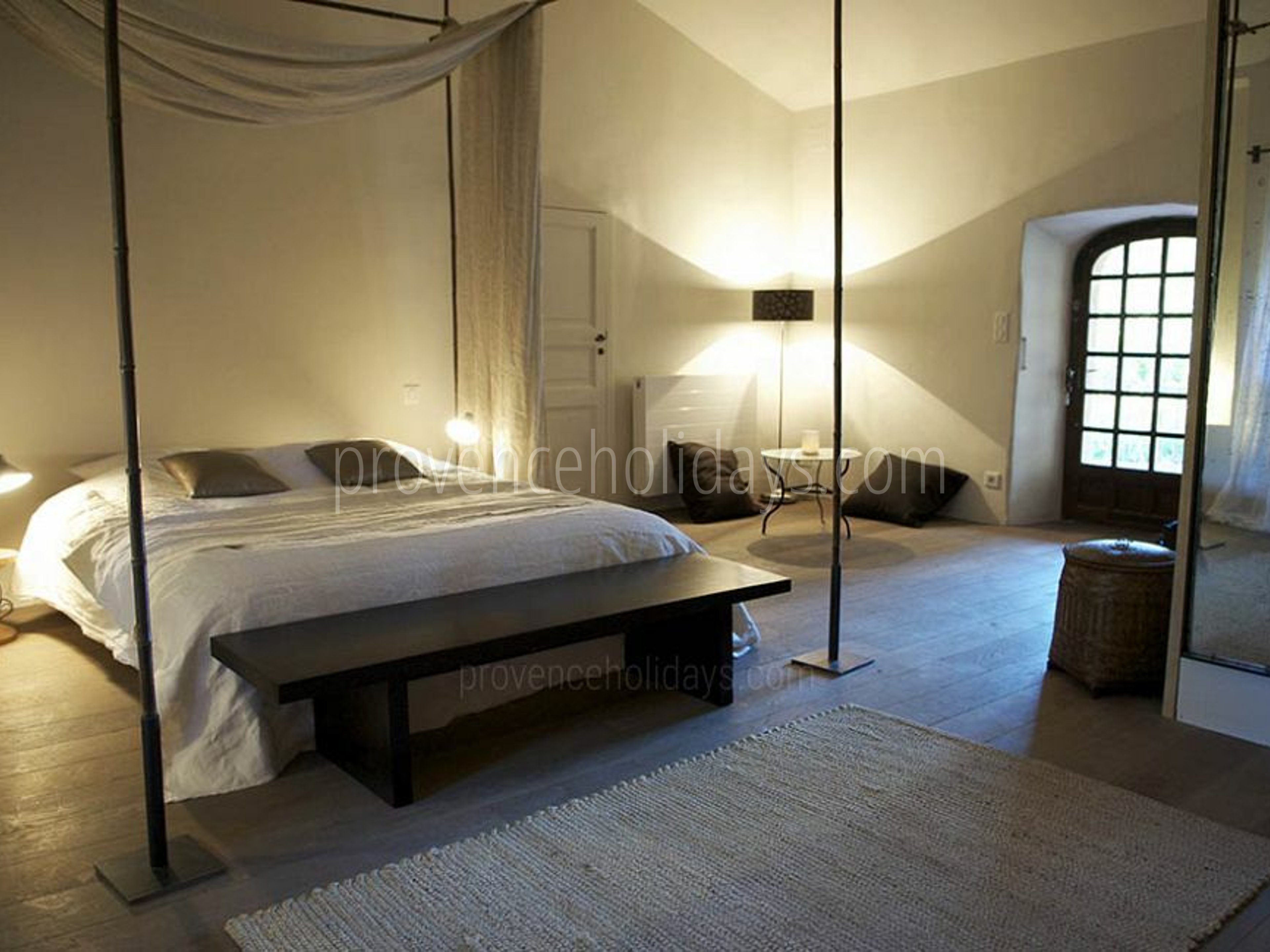 13 - Le Mas aux Gargouilles: Villa: Bedroom