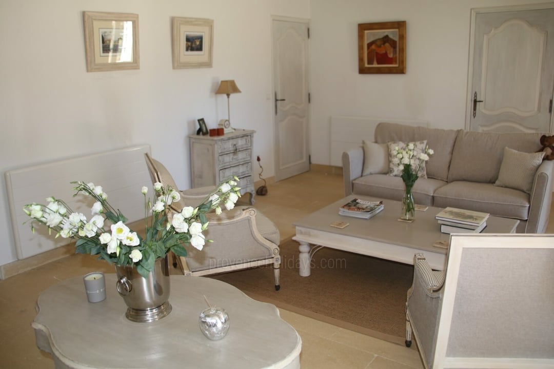 22 - Villa Lacoste: Villa: Interior