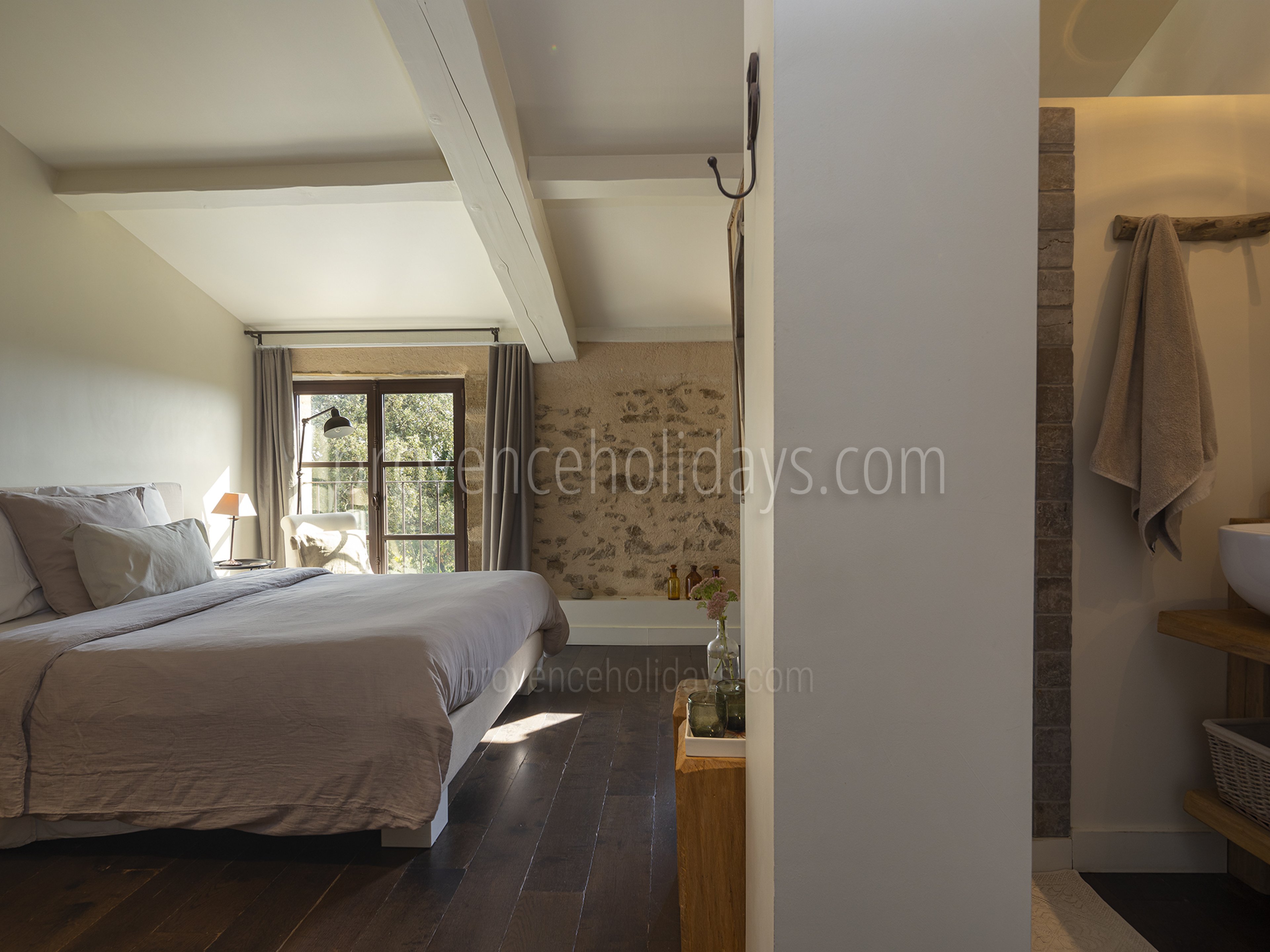 20 - Bergerie de Beaumes: Villa: Bedroom