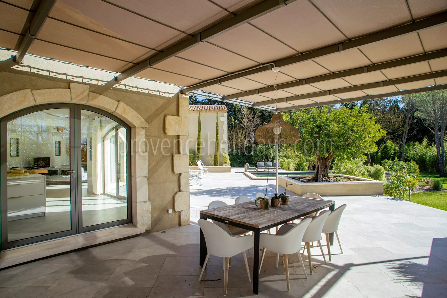 8 - Le Mas des Bories: Villa: Exterior