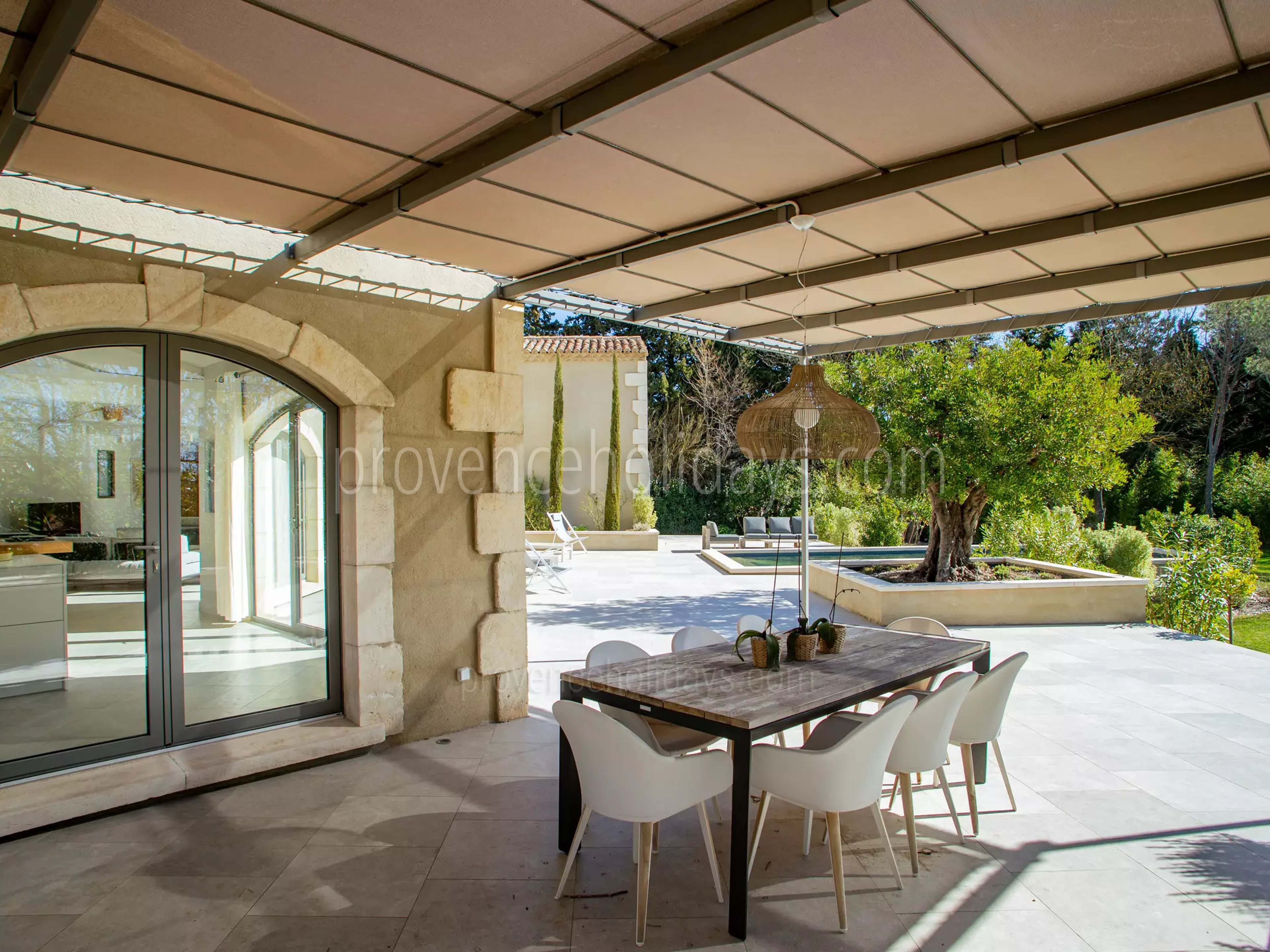 8 - Le Mas des Bories: Villa: Exterior