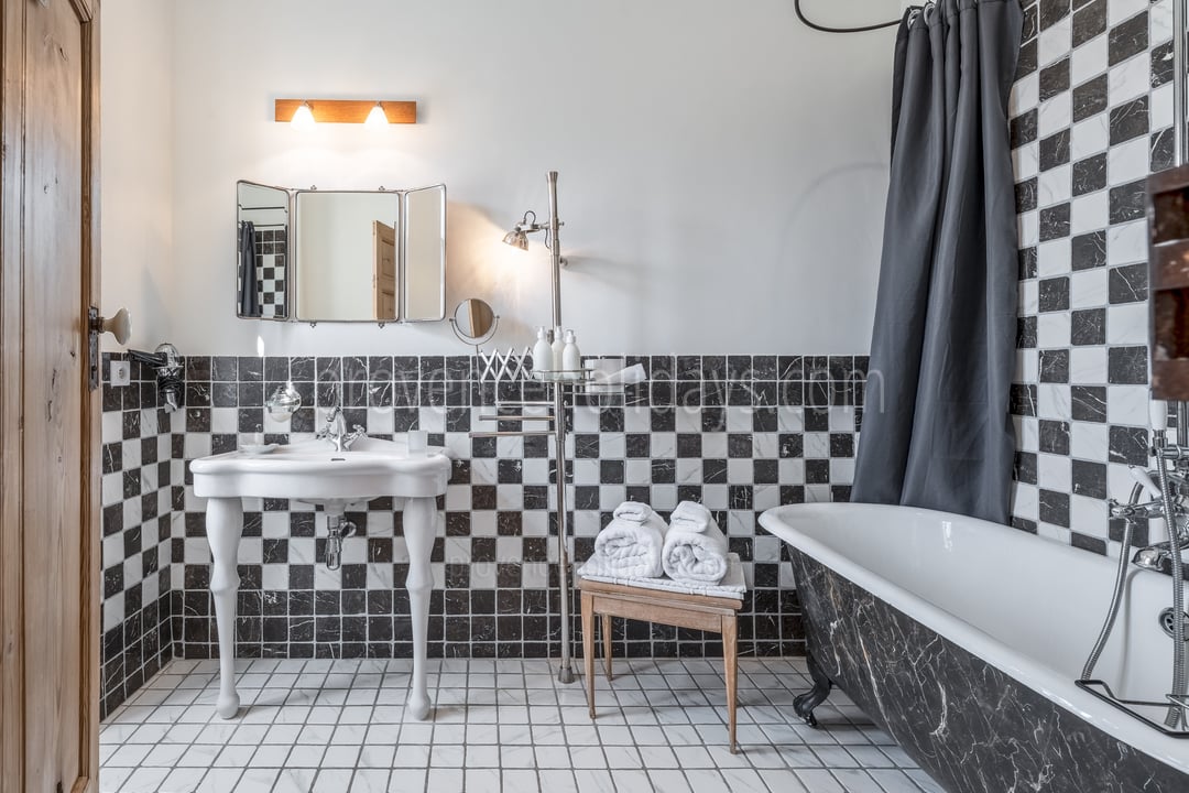 51 - Mas des Vignes: Villa: Bathroom