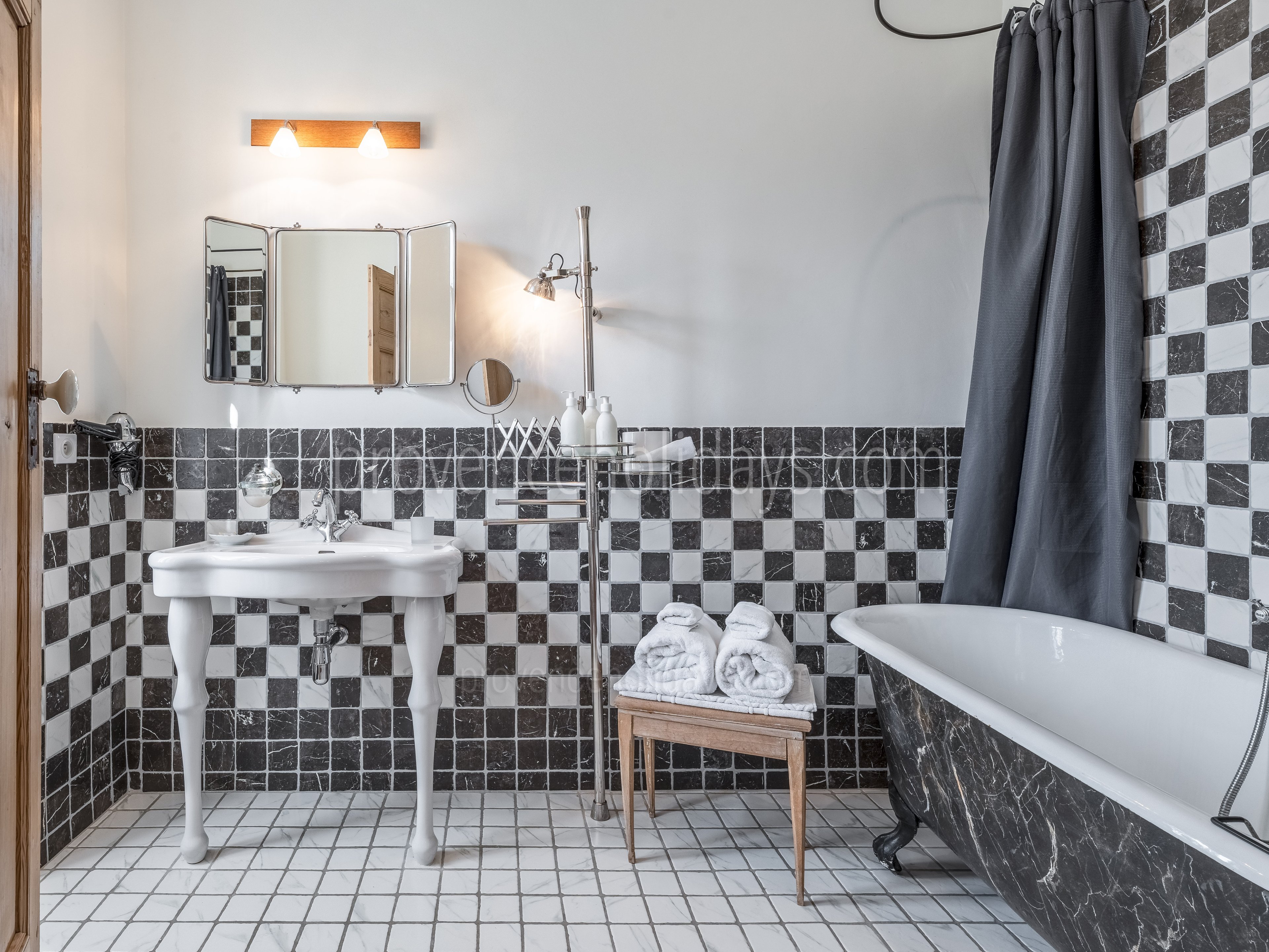 51 - Mas des Vignes: Villa: Bathroom