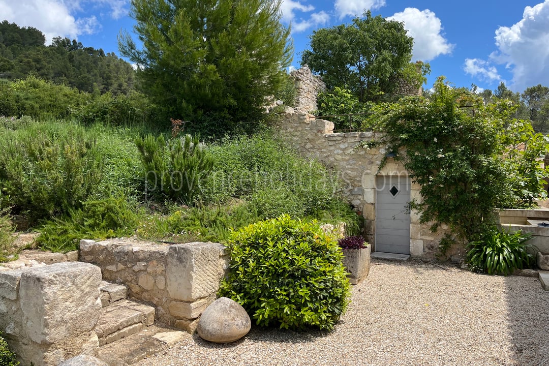 56 - Mas des Baux: Villa: Exterior