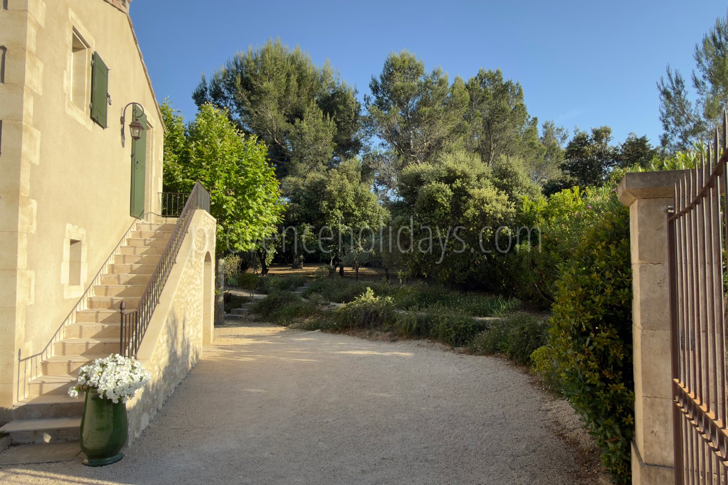 69 - Le Mas de la Cabro: Villa: Exterior