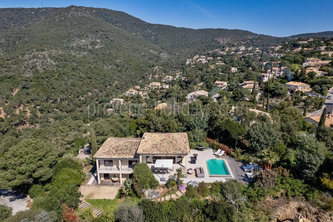 14 - Gerenoveerde villa in Rayol-Canadel-sur-Mer: Villa: Exterior