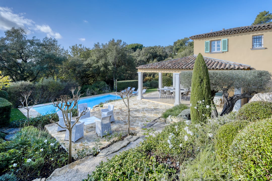 8 - Manoir de Seraphine: Villa: Exterior
