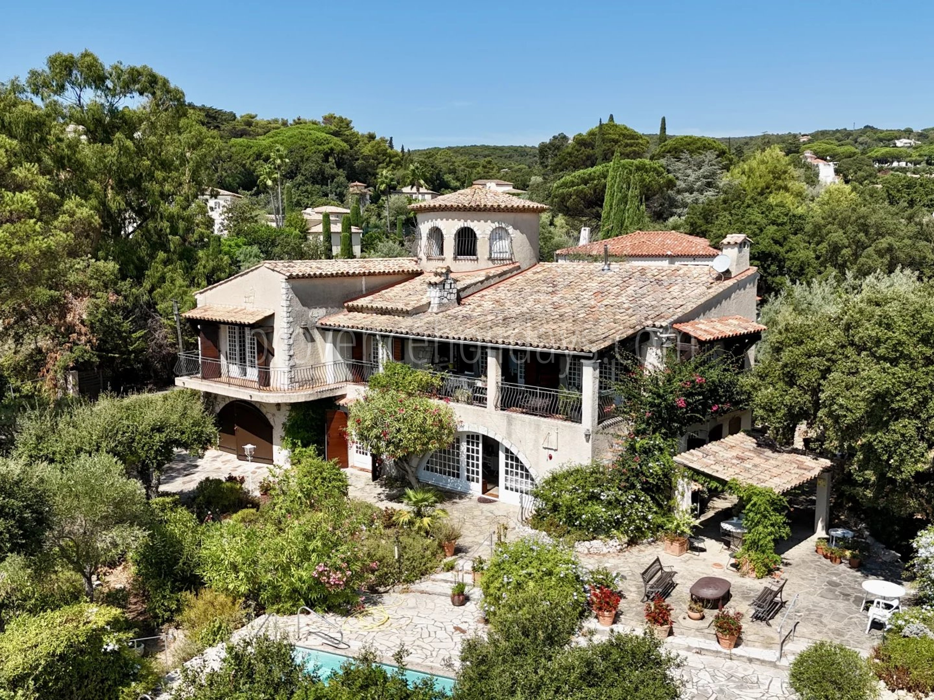 1 - Bastide de caractère à Grimaud: Villa: Exterior
