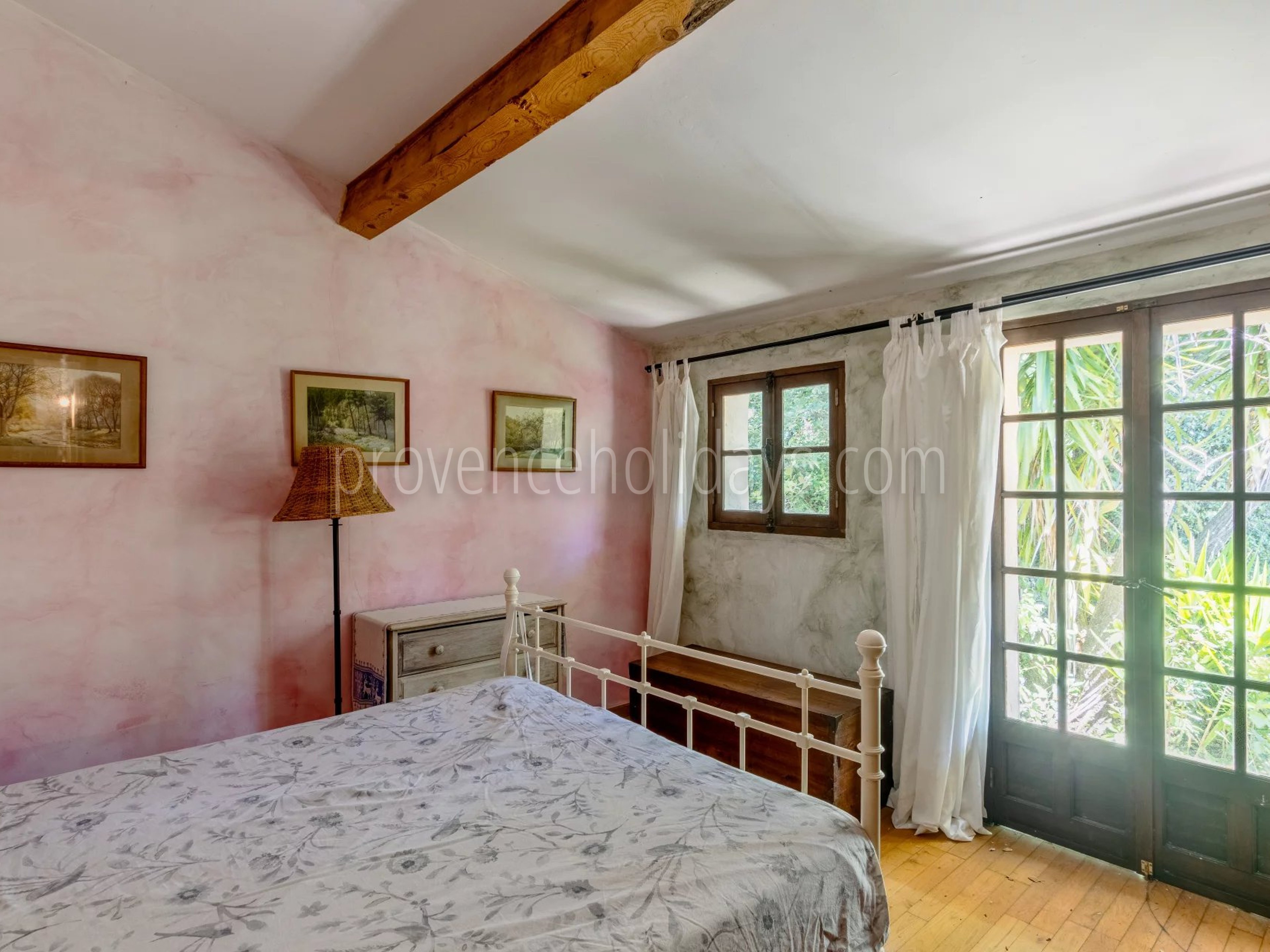16 - Te renoveren gehucht in Grimaud: Villa: Bedroom