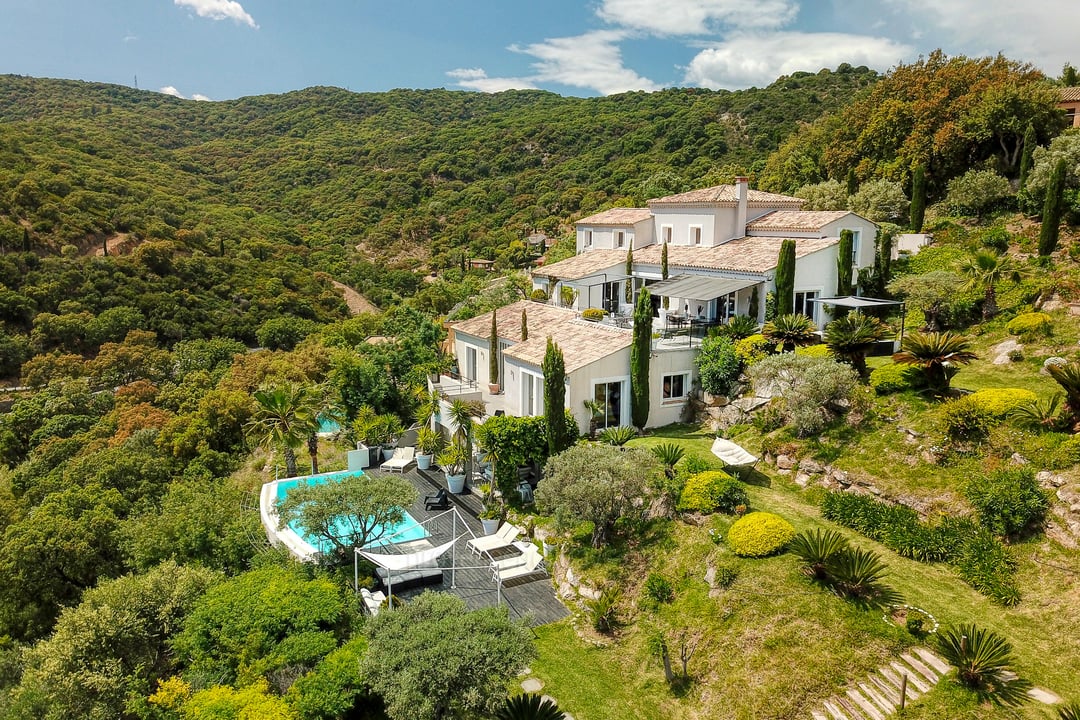 2 - Mistral Serene: Villa: Exterior