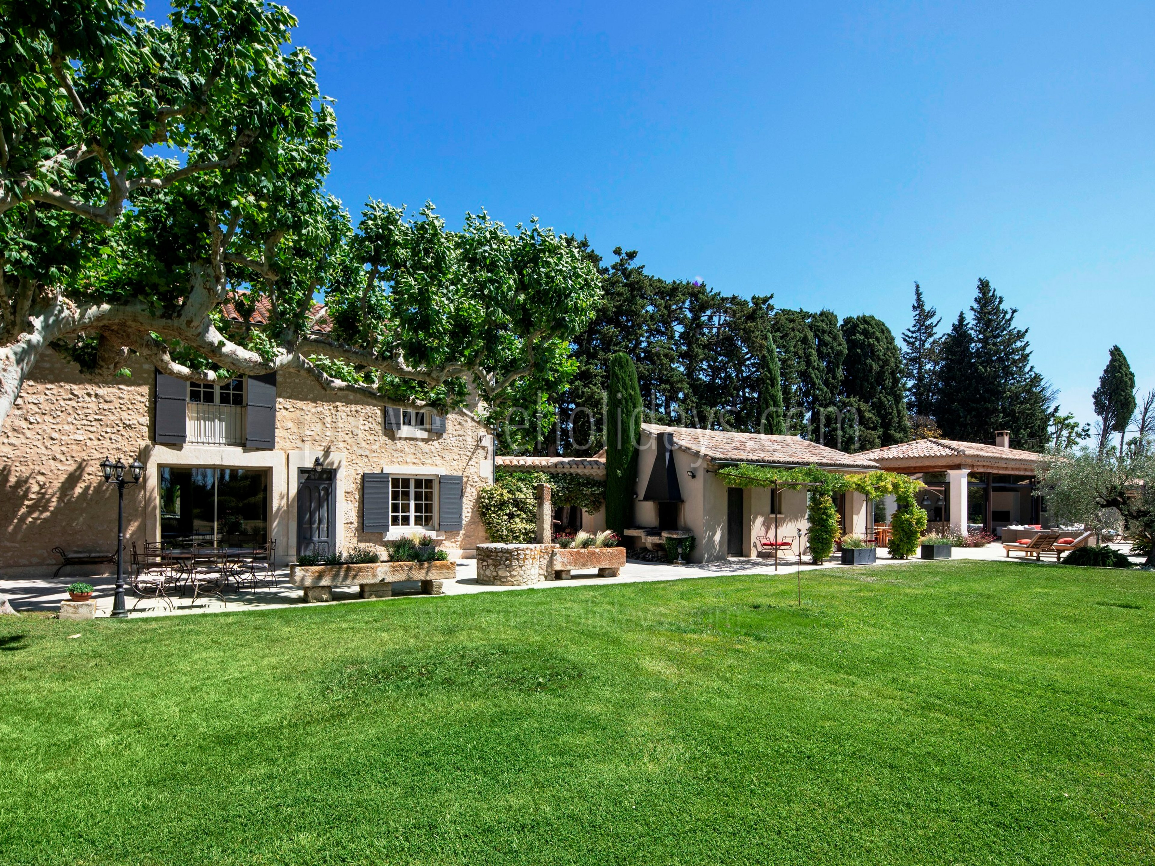 2 - Mas Luna: Villa: Exterior