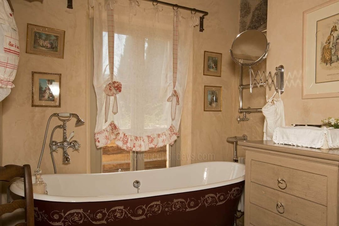 21 - Le Mas des Lavandes: Villa: Bathroom