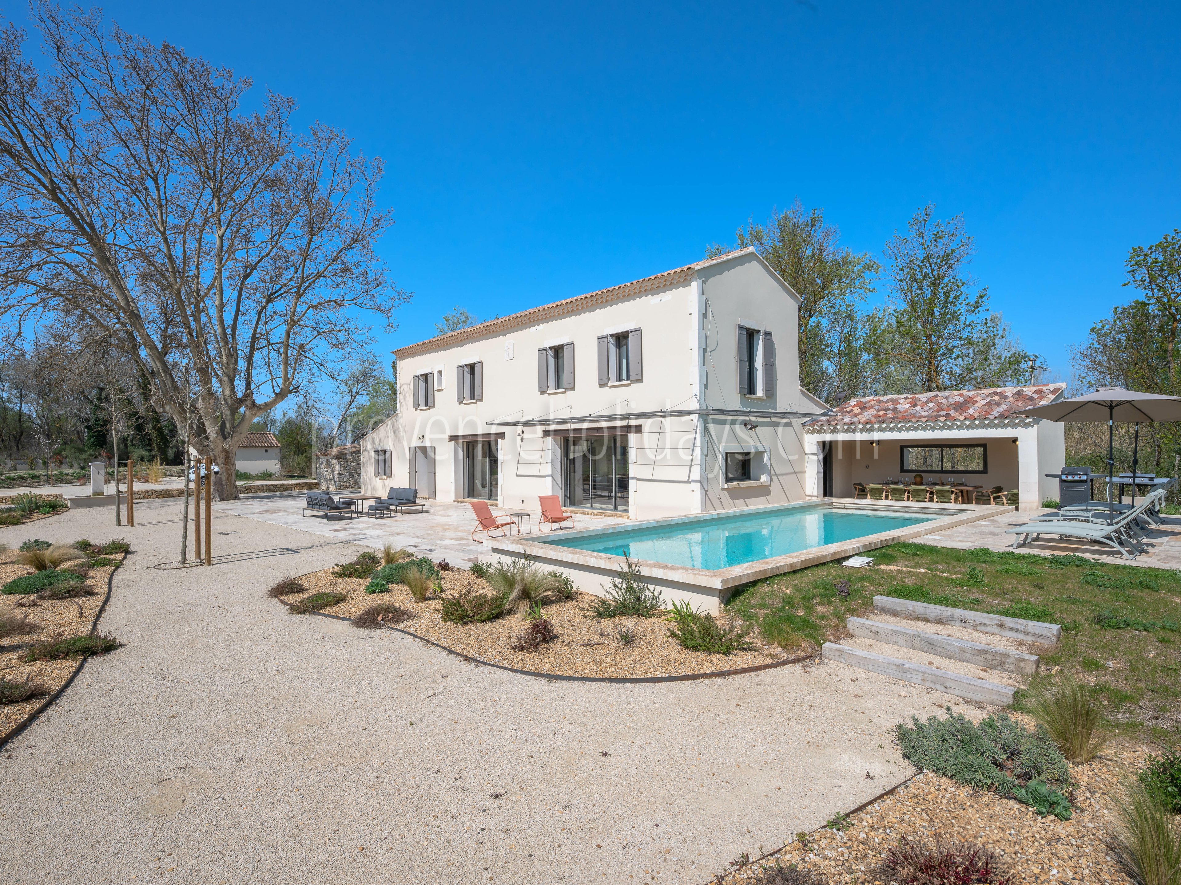 8 - Mas du Canal: Villa: Exterior
