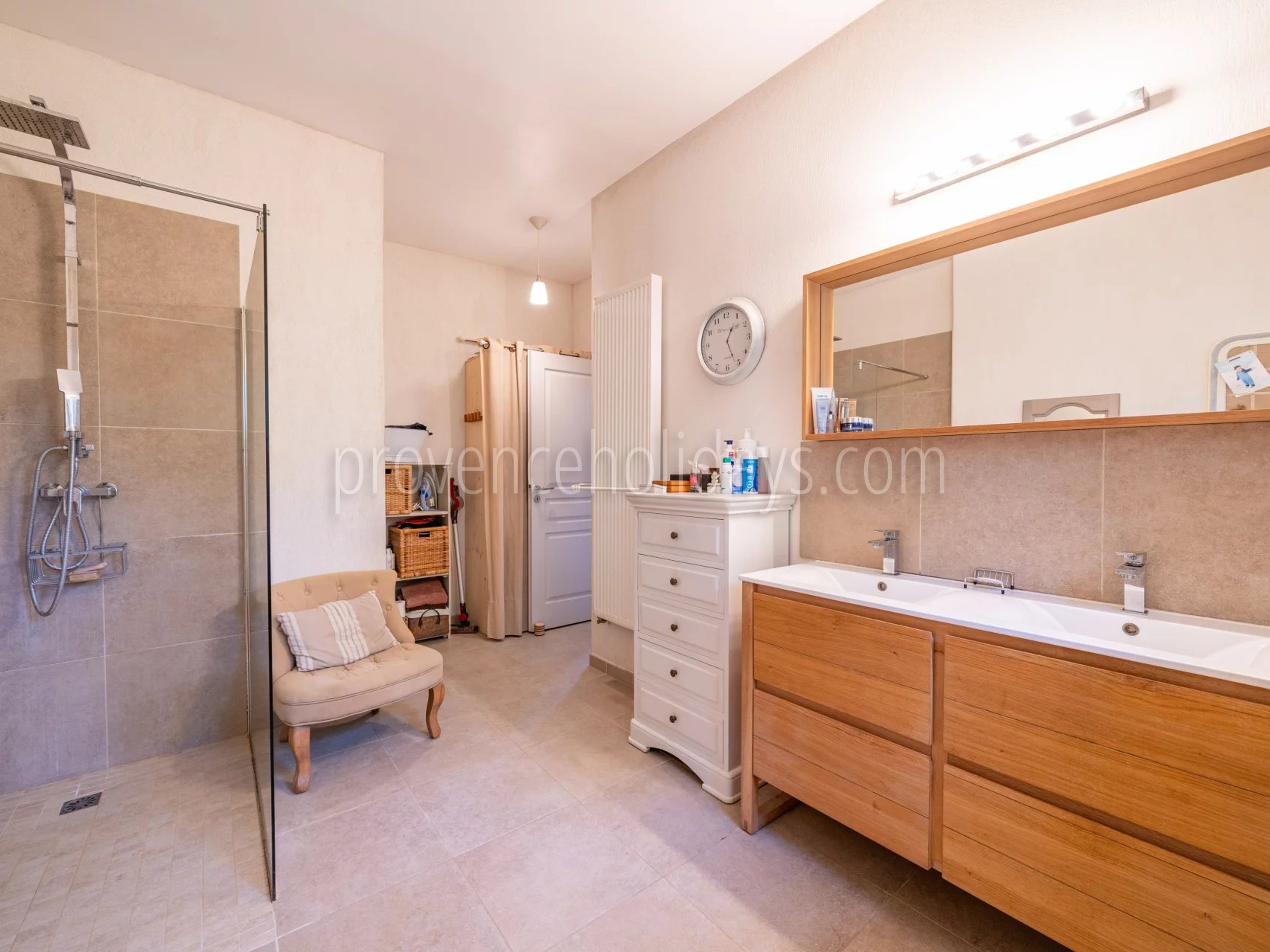 21 - Stone house in Ménerbes: Villa: Bathroom