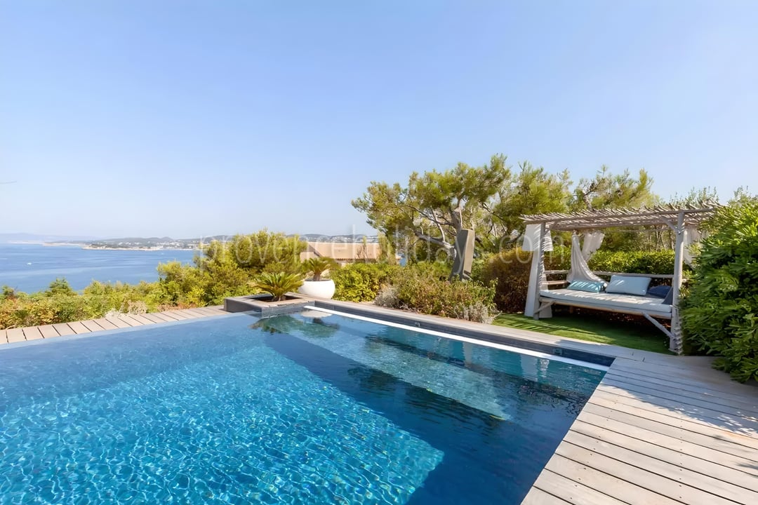18 - Villa Florensia: Villa: Pool