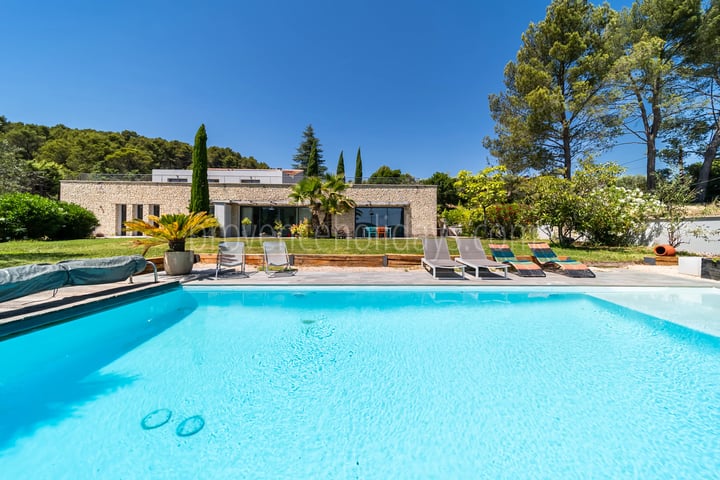 4 - Villa with pool in Pernes-les-Fontaines: Villa: Pool