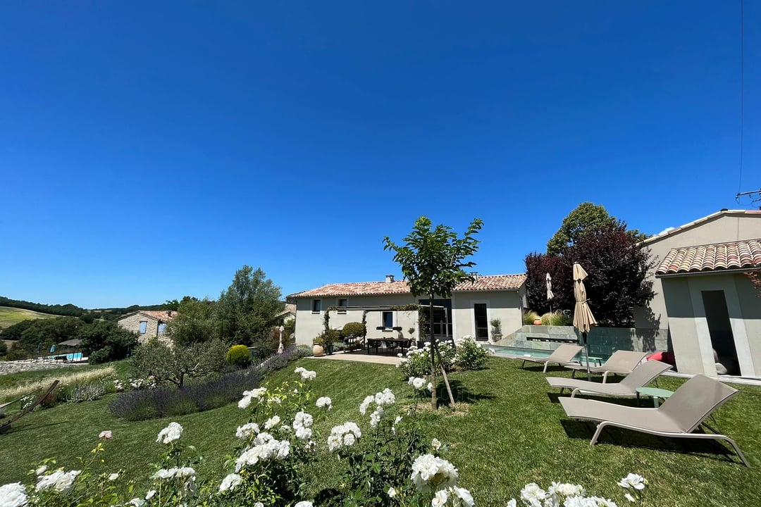 38 - Le Mas du Vallon: Villa: Exterior