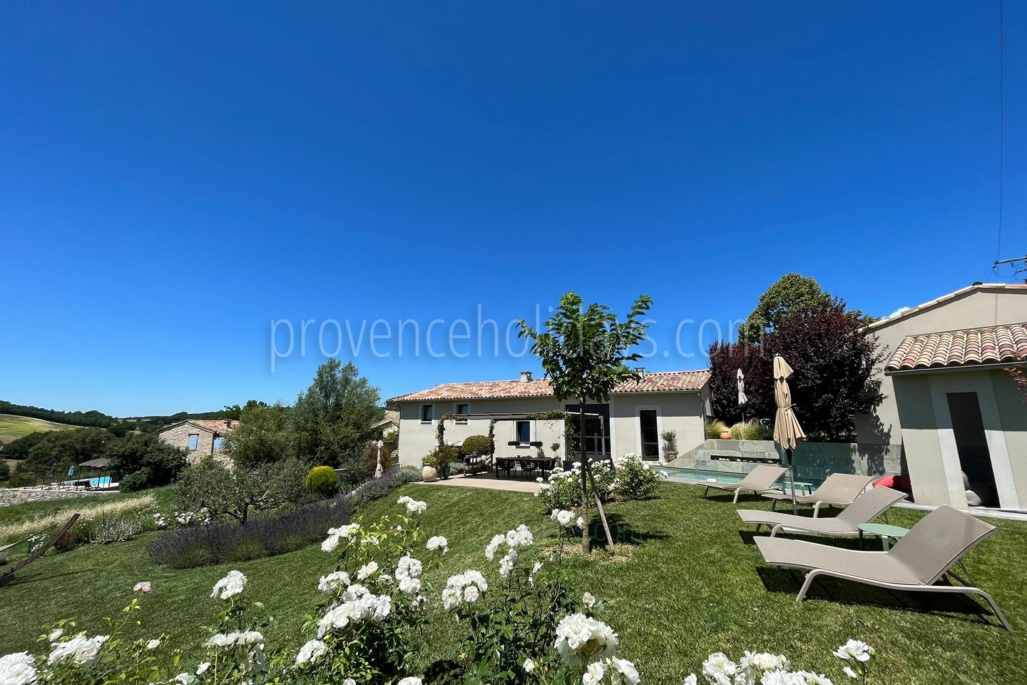 36 - Le Mas du Vallon: Villa: Exterior