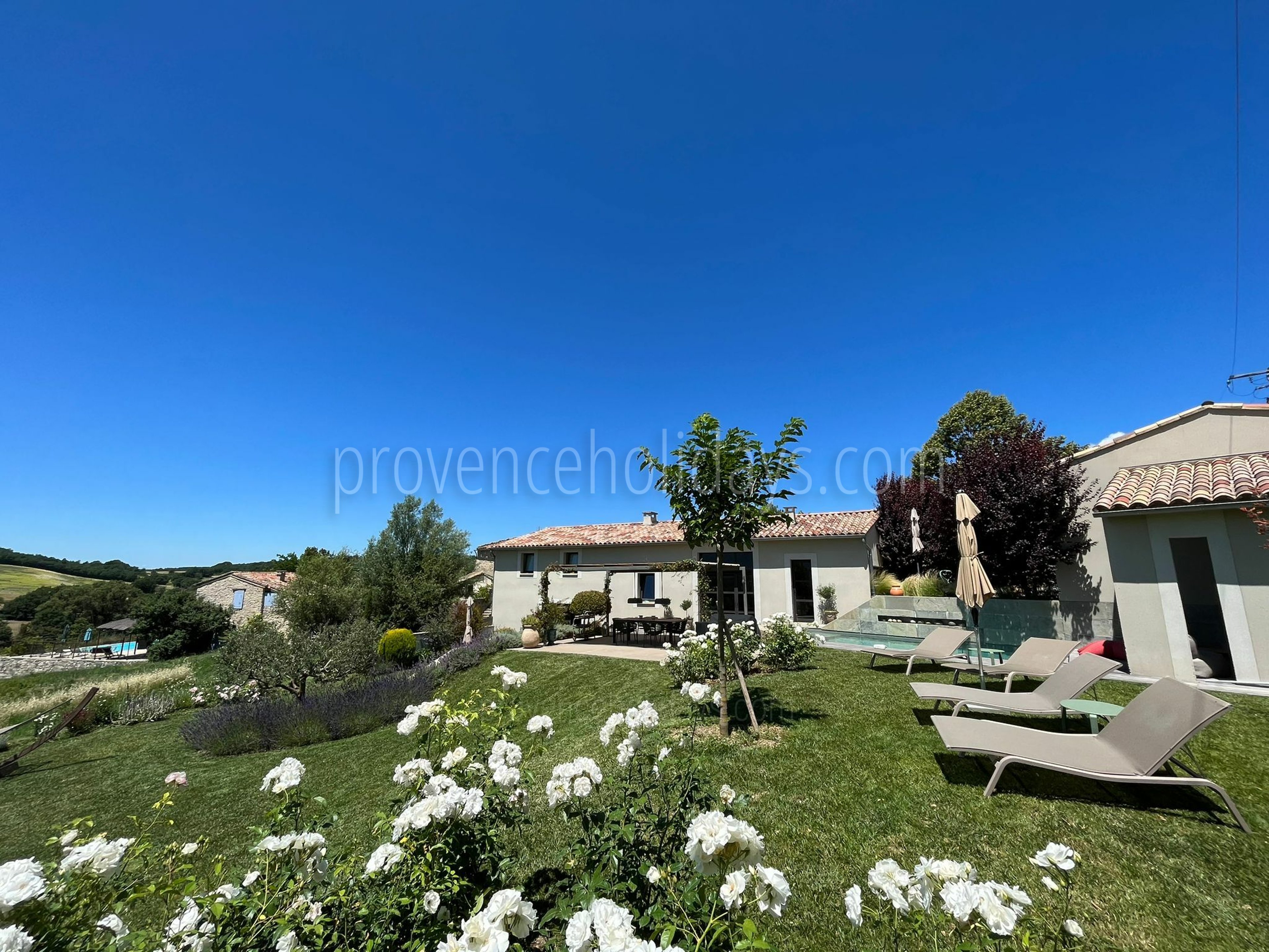 36 - Le Mas du Vallon: Villa: Exterior