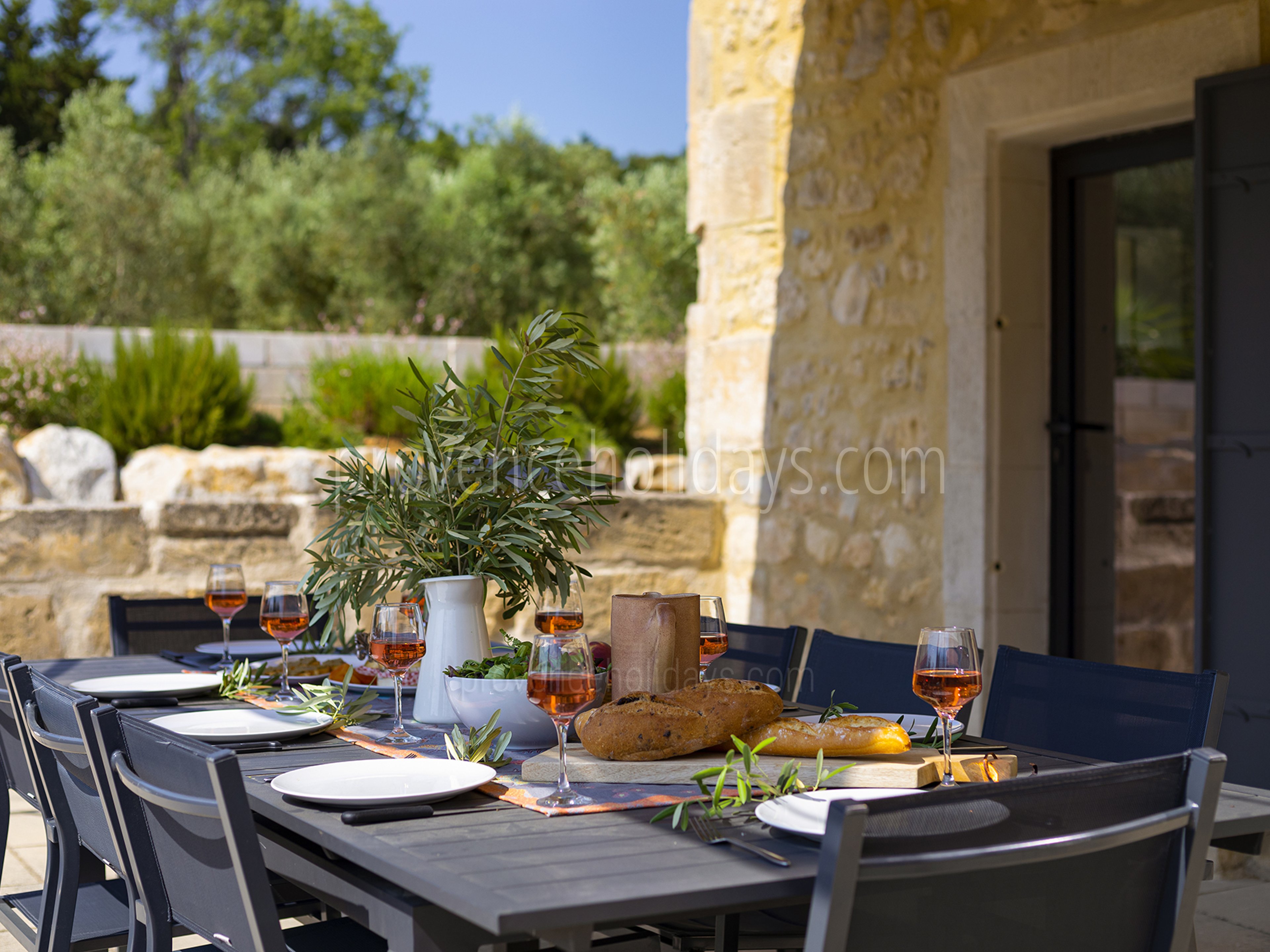 5 - Mas Alpilles: Villa: Exterior
