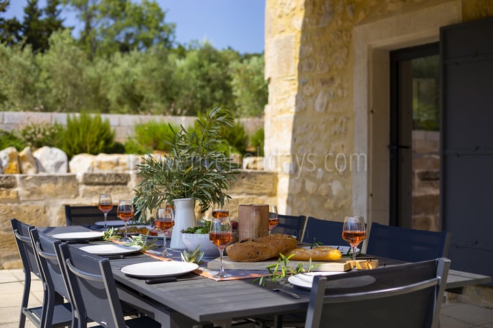 5 - Mas Alpilles: Villa: Exterior