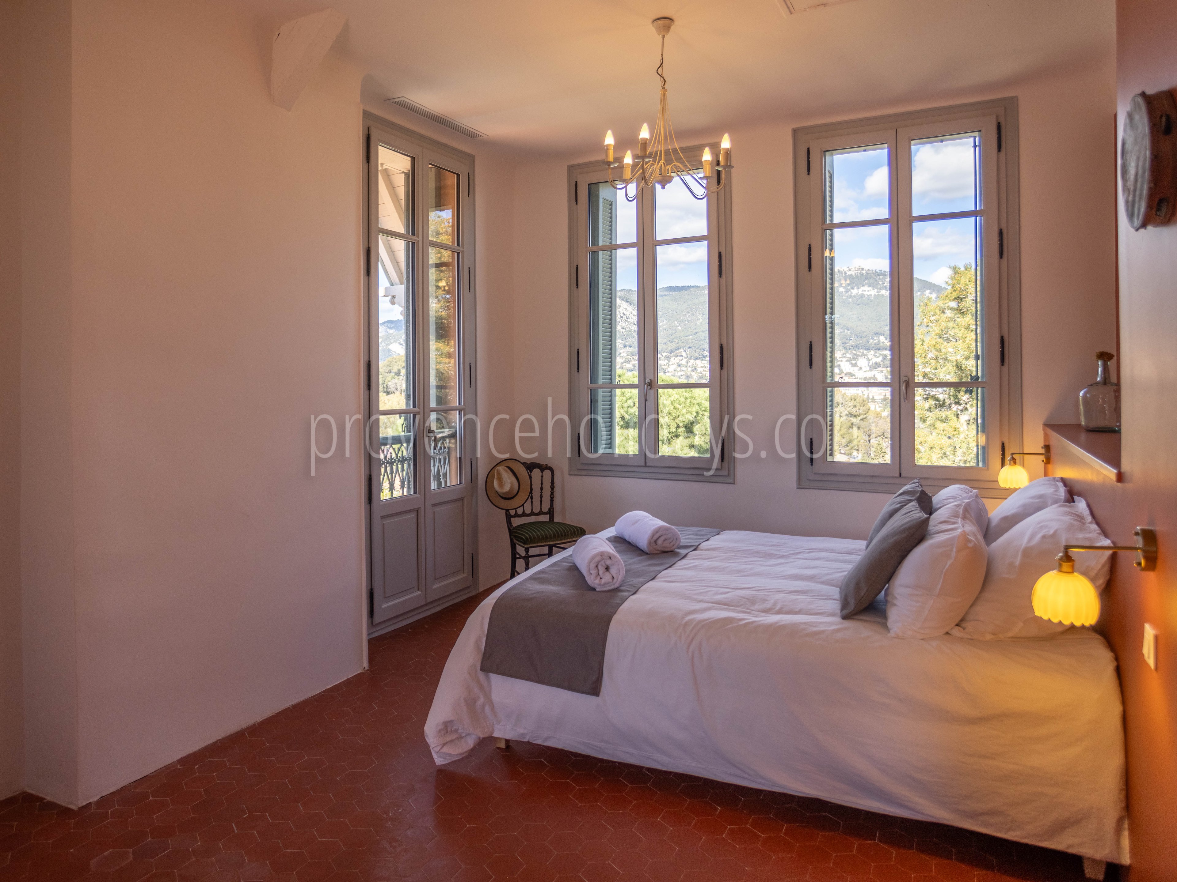 15 - Domaine Ora: Villa: Bedroom