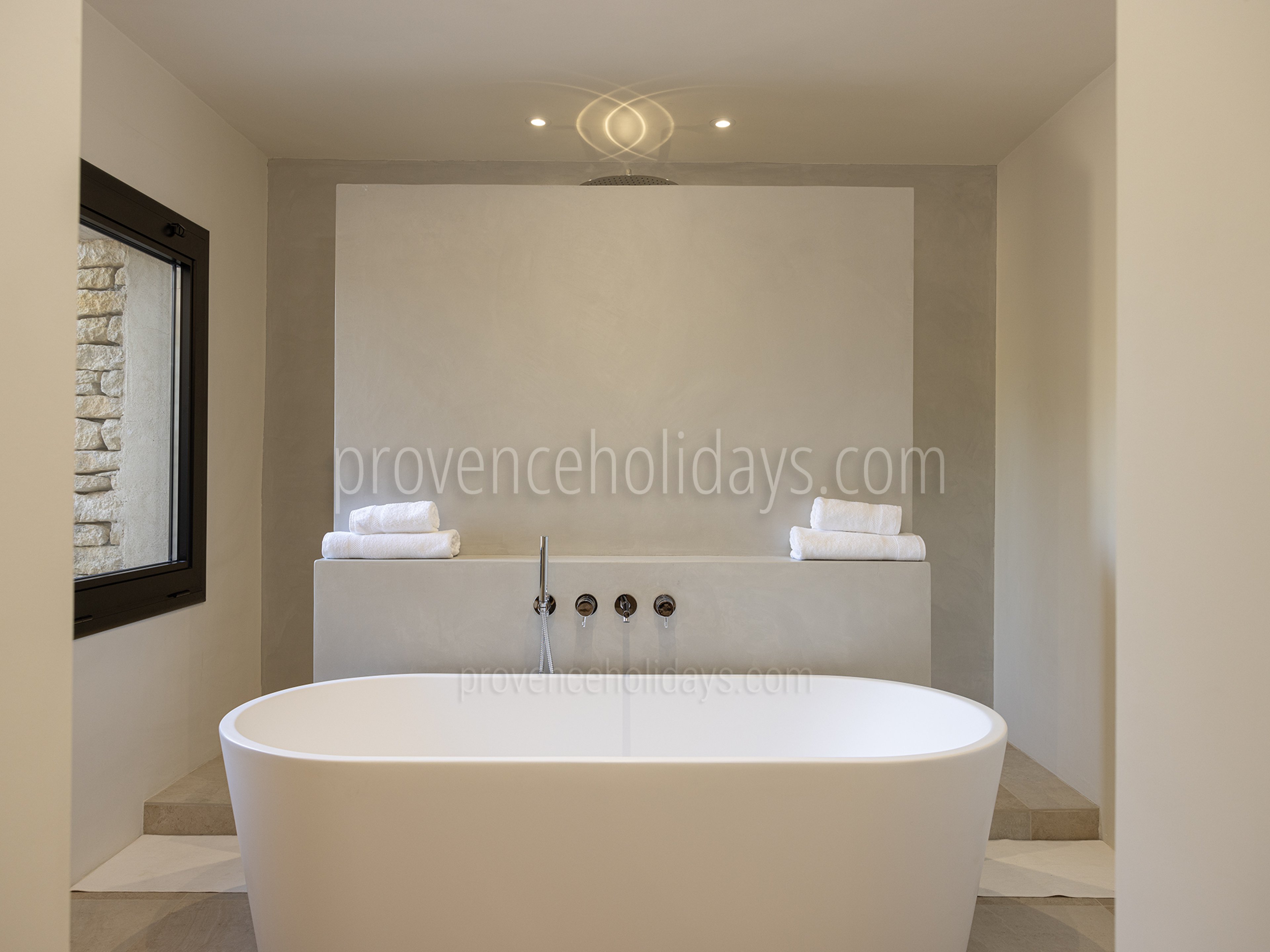 17 - Mas des Firmins: Villa: Bathroom