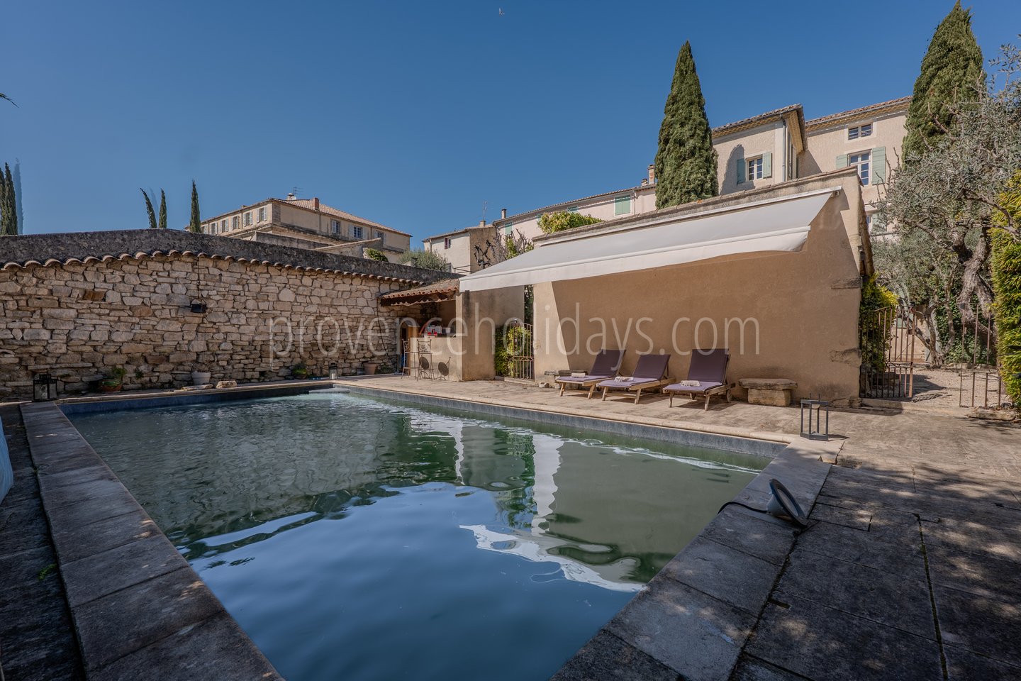 3 - Hotel particulier dans le centre de Mazan: Villa: Exterior