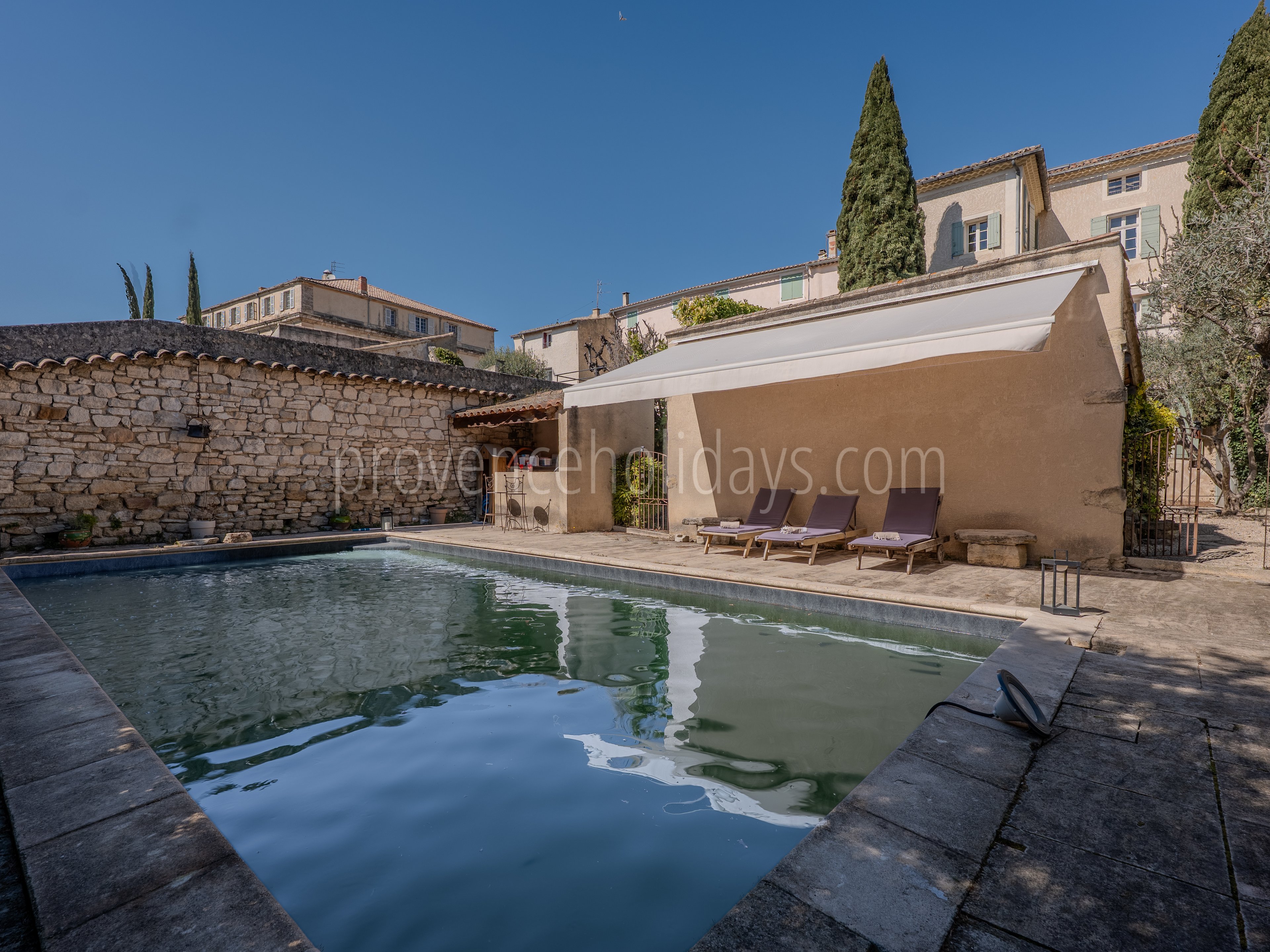 3 - Hotel particulier dans le centre de Mazan: Villa: Exterior