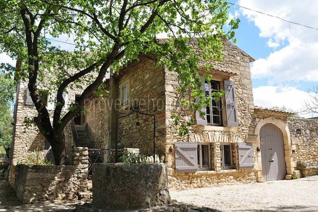 3 - Le Mas aux Gargouilles: Villa: Exterior