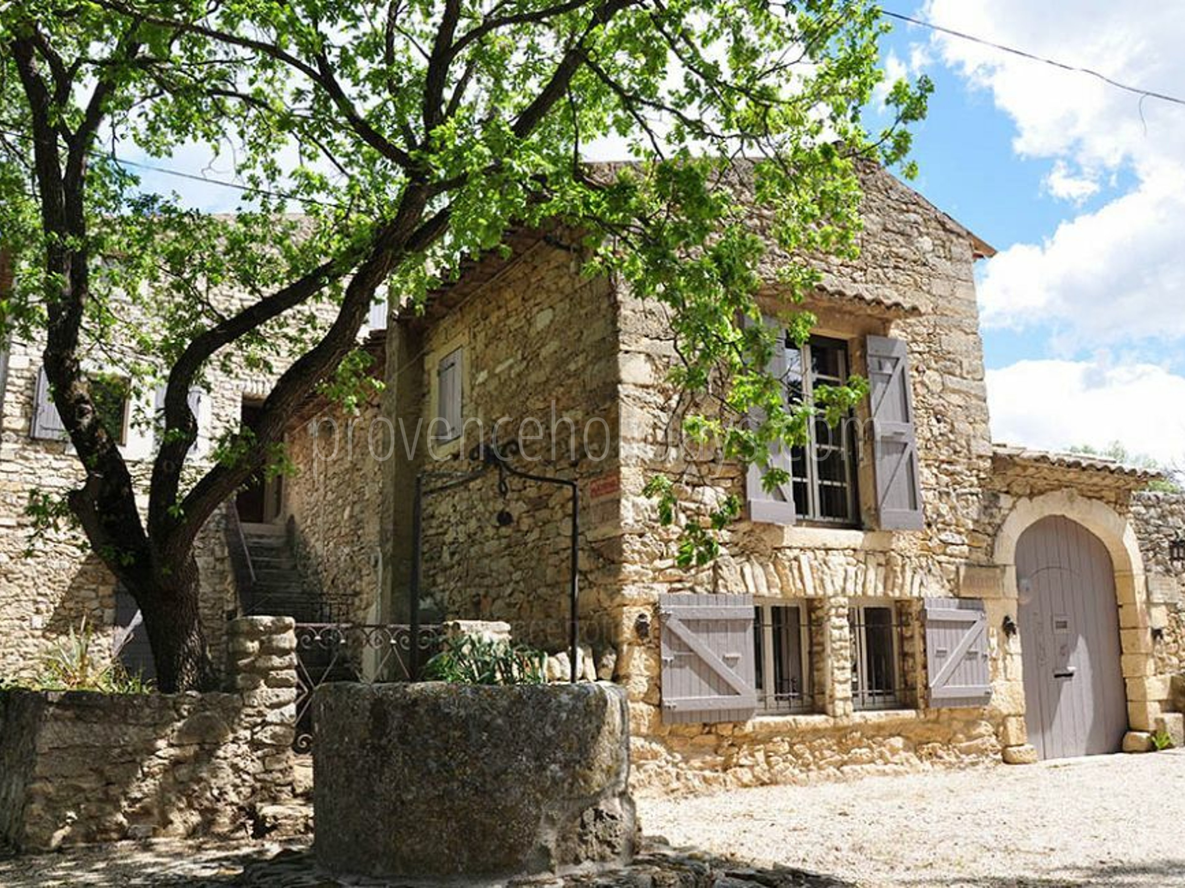 3 - Le Mas aux Gargouilles: Villa: Exterior