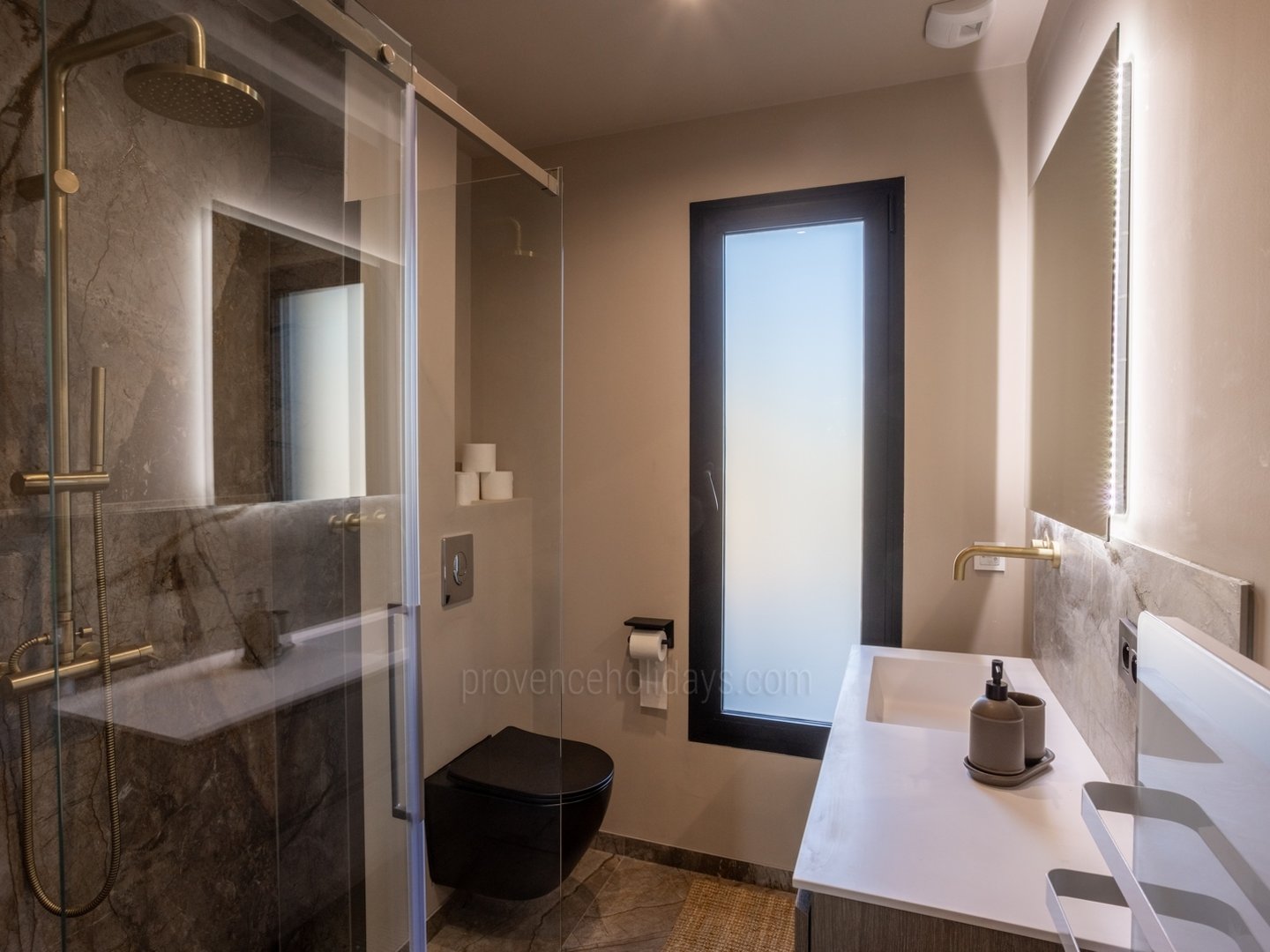 31 - Villa Bleue: Villa: Bathroom