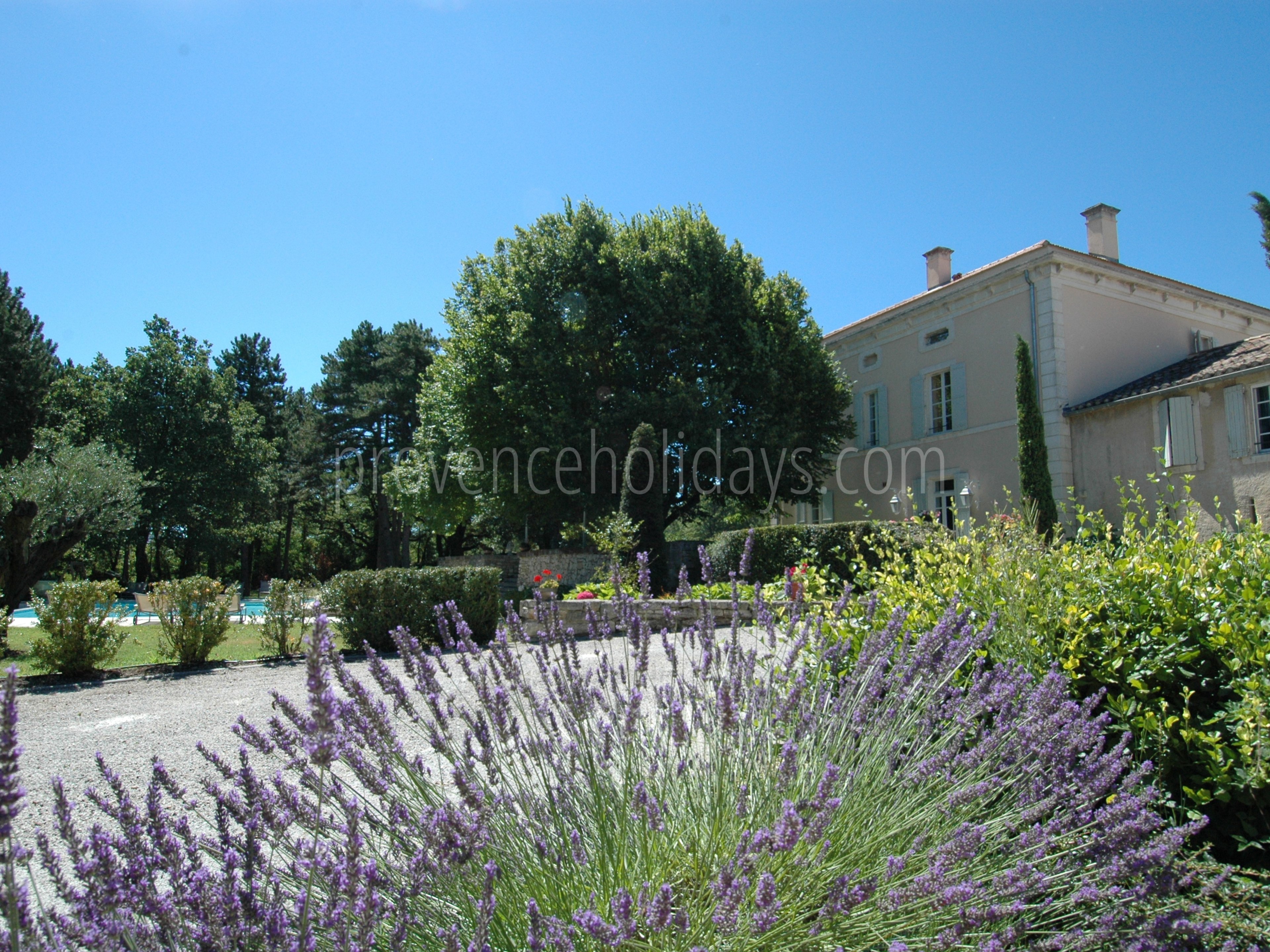 8 - Bastide Lacoste: Villa: Exterior