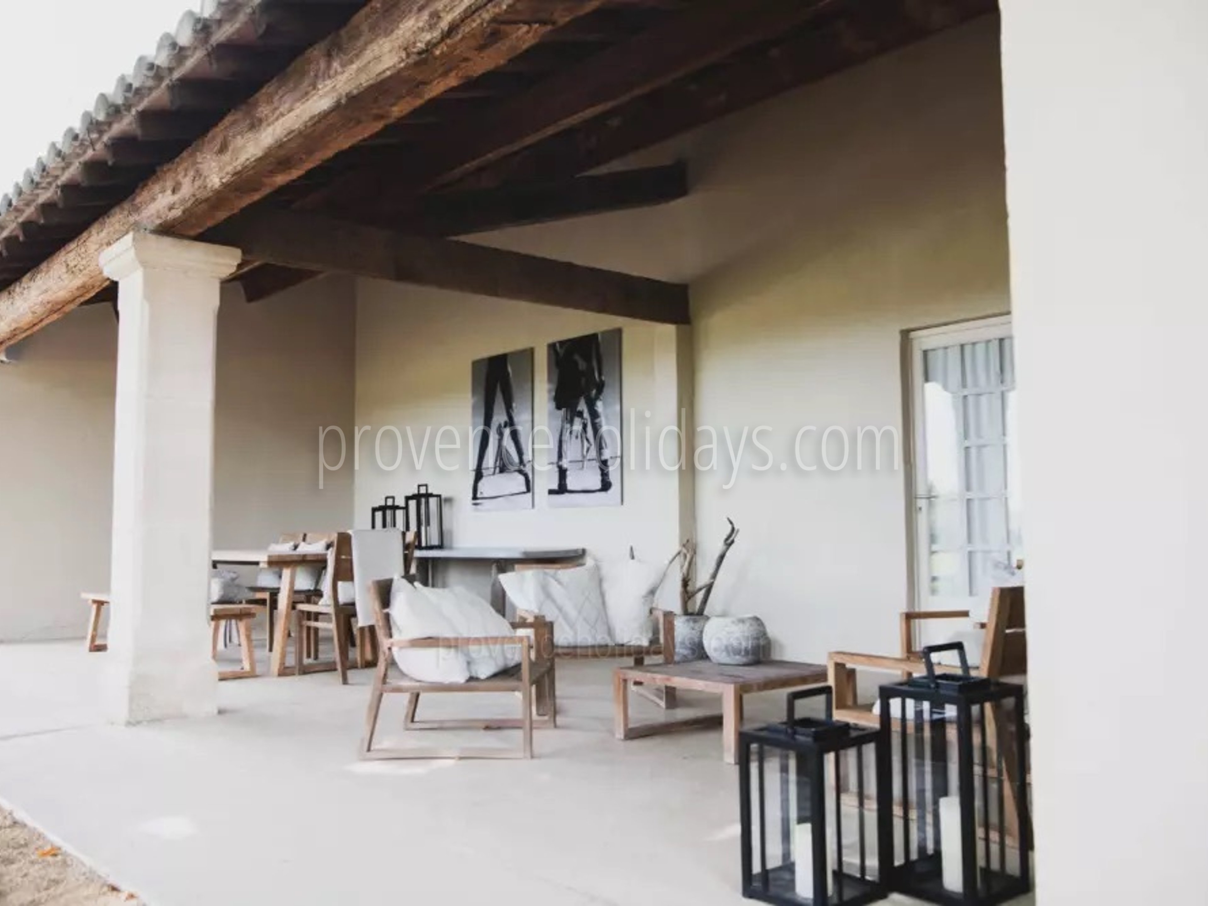 17 - Mas d\'Images: Villa: Exterior