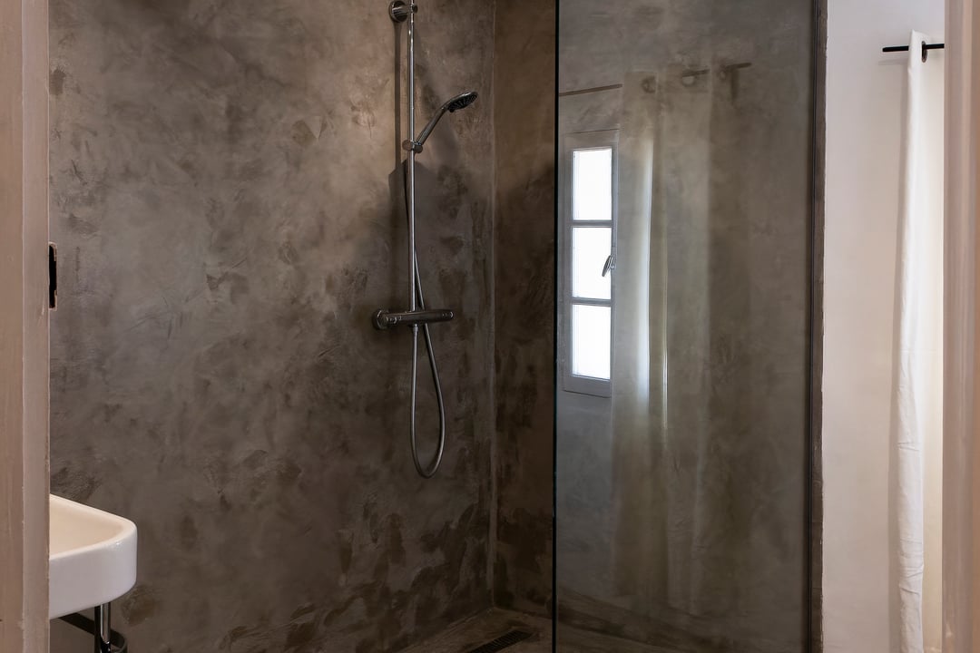 19 - La Cours des Artistes: Villa: Bathroom