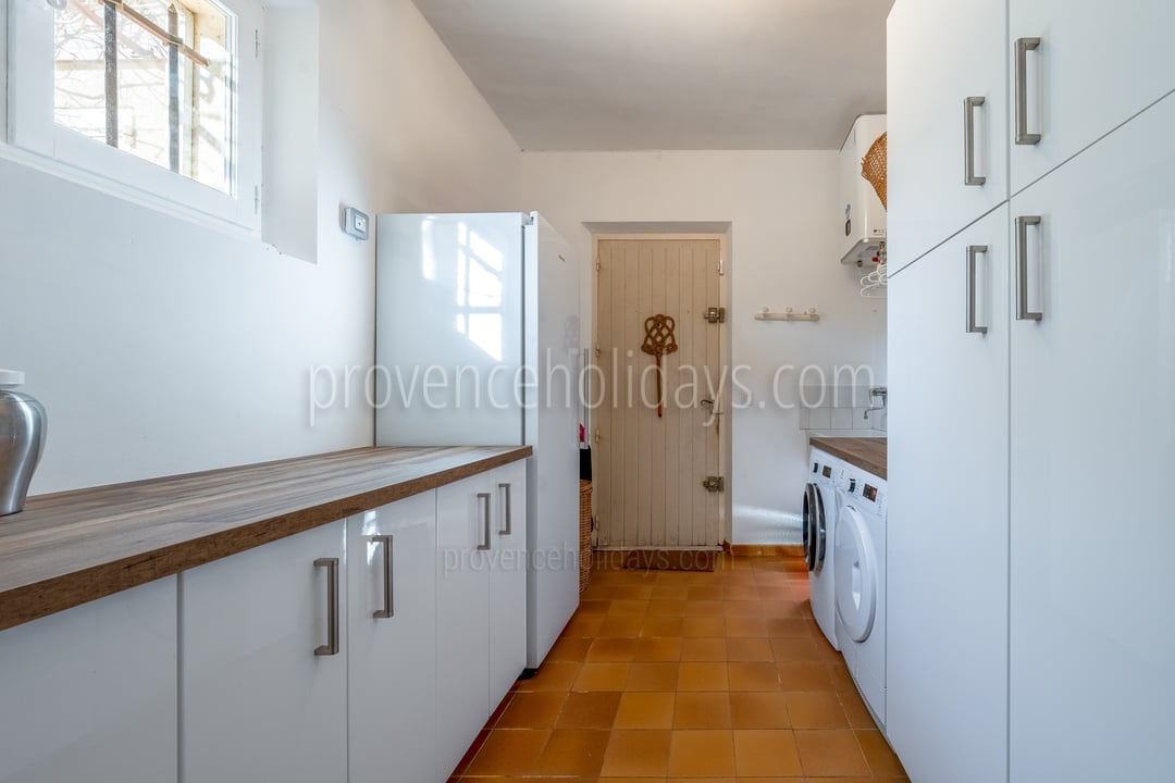 62 - Mas des Trois Cyprès: Villa: Interior