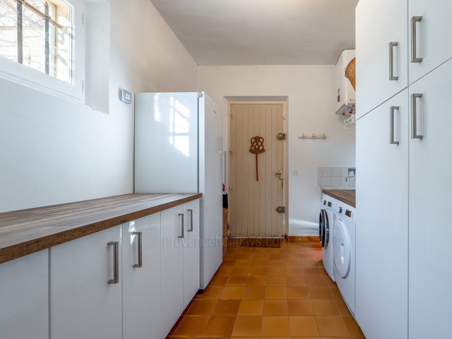 64 - Mas des Trois Cyprès: Villa: Interior