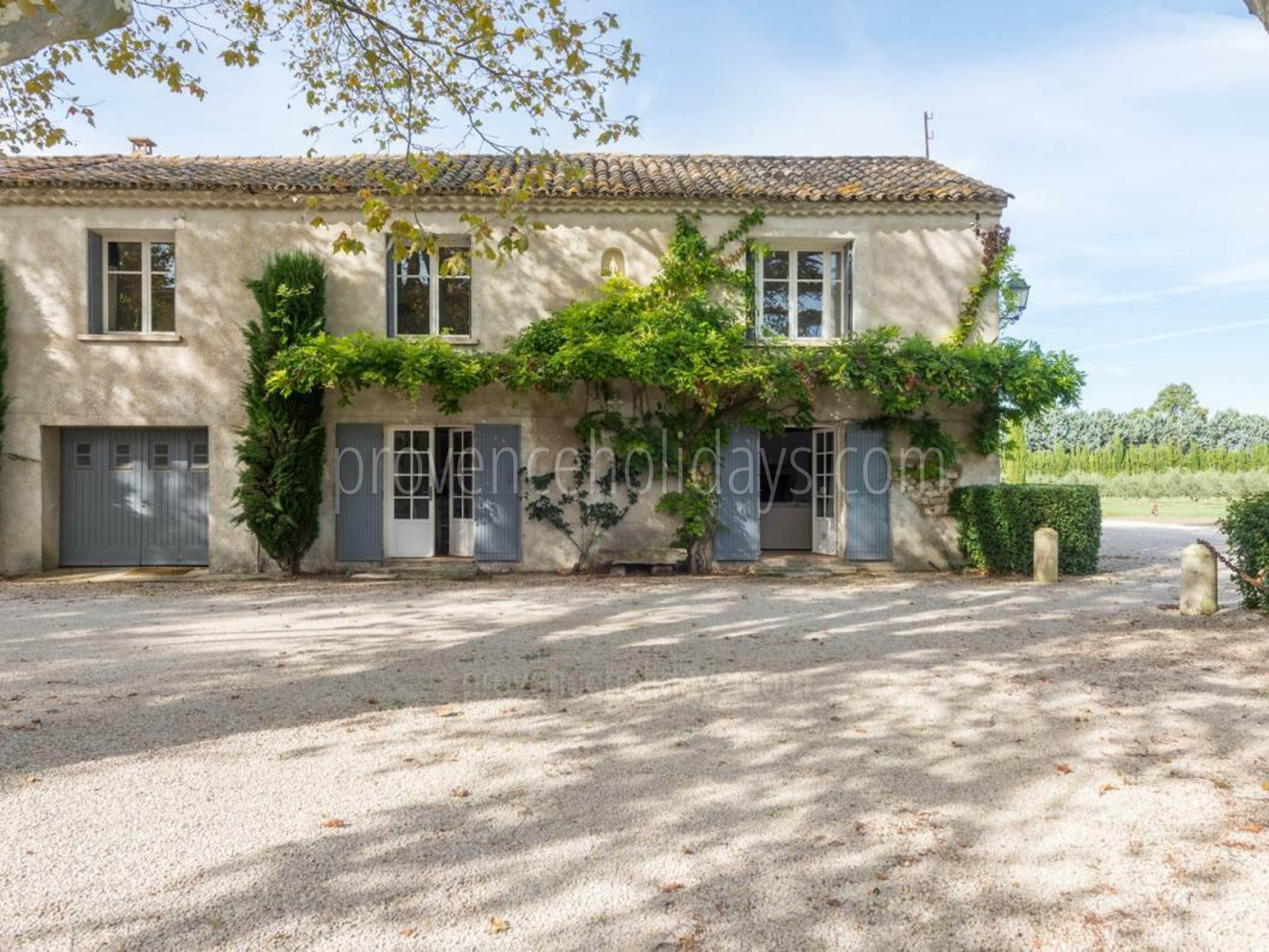 8 - Mas Mollégès: Villa: Exterior