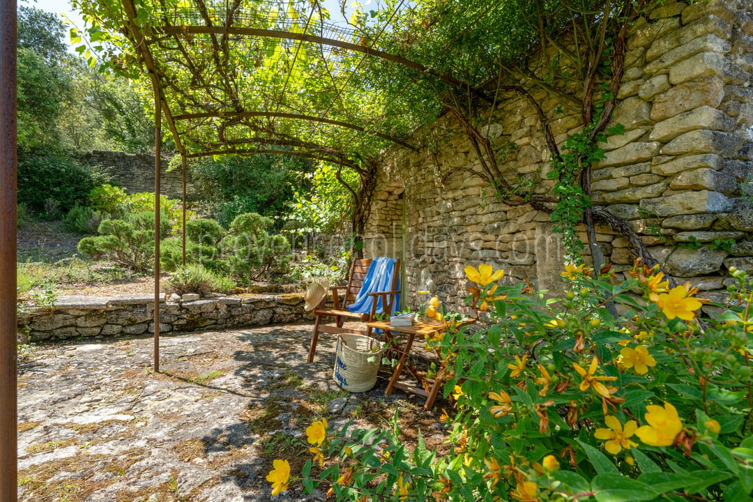 44 - Le Mas de Bonnieux: Villa: Exterior